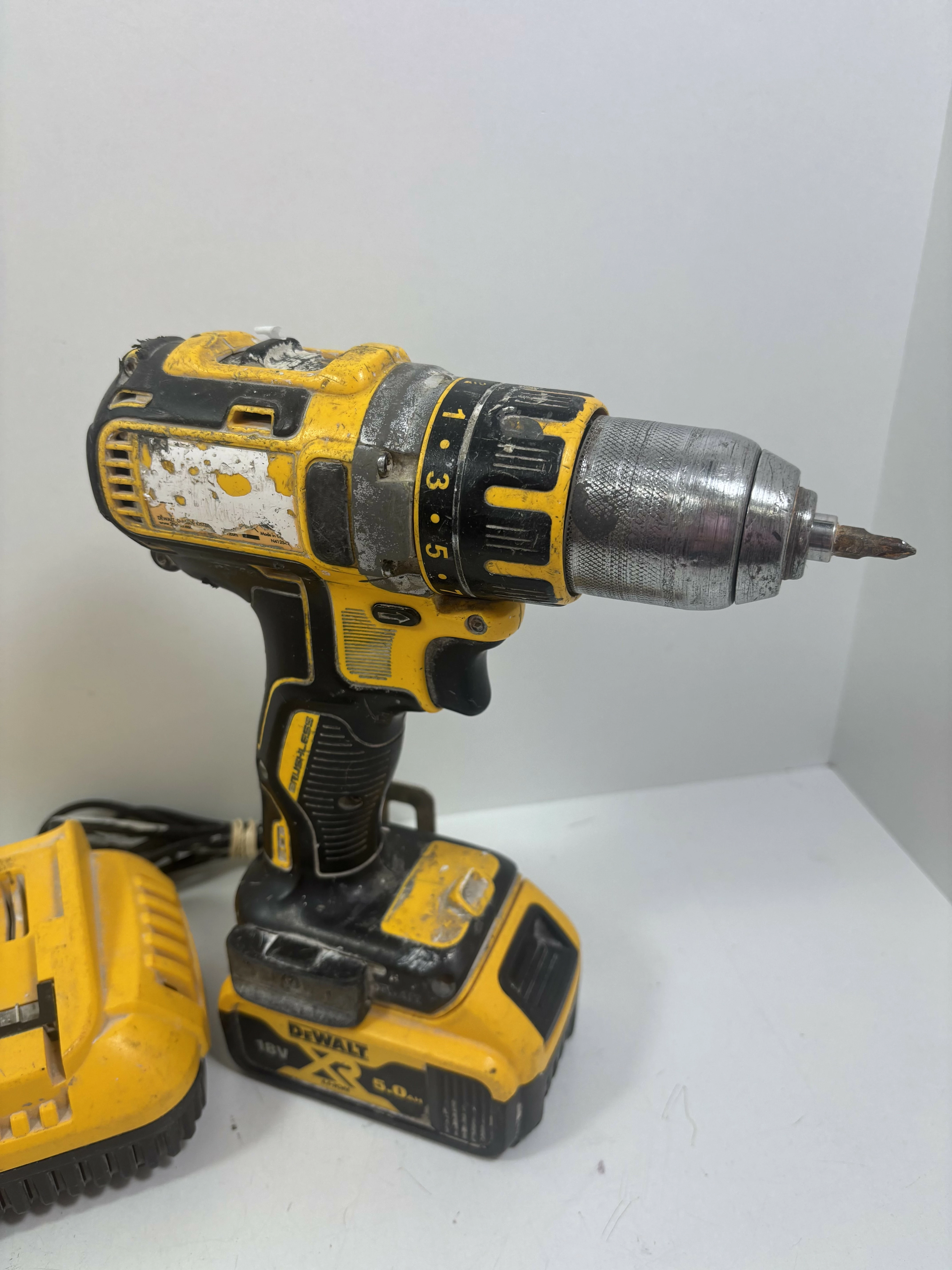 wkretarka-dewalt-d-65509-bateria-18v-ladowarka-ean-gtin-8058261205599