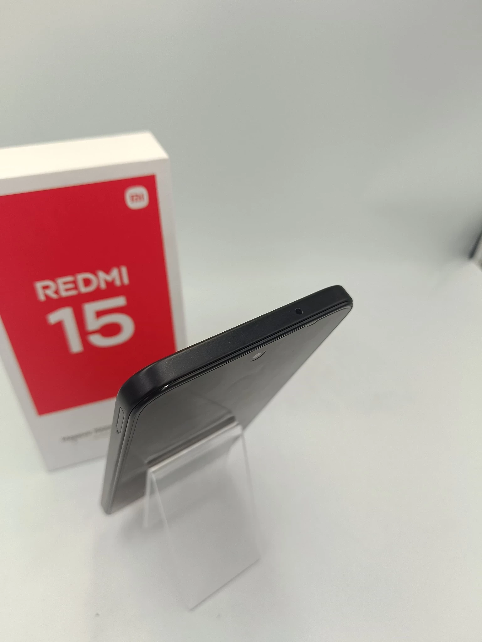 telefon-redmi-15-8256gb-czarny-przekatna-ekranu-690