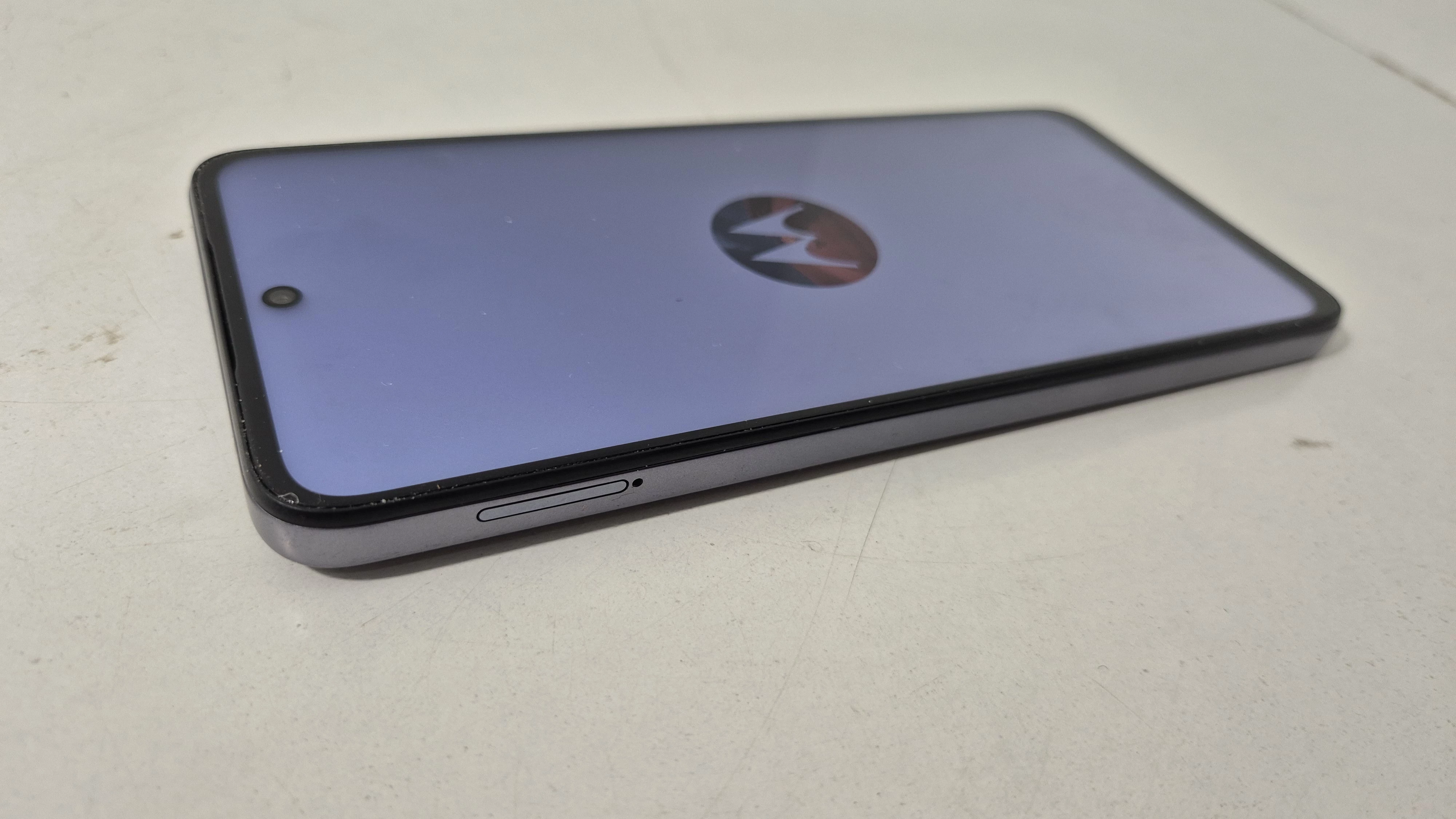 telefon-moto-g15-typ-202685-212929