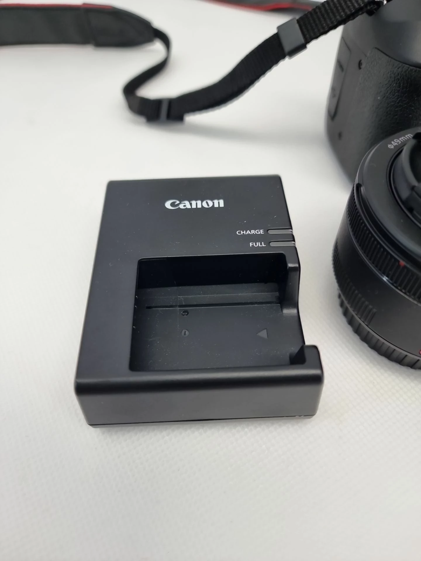 canon-eos-4000d-body18-5555mm-rozdzielczosc-1800