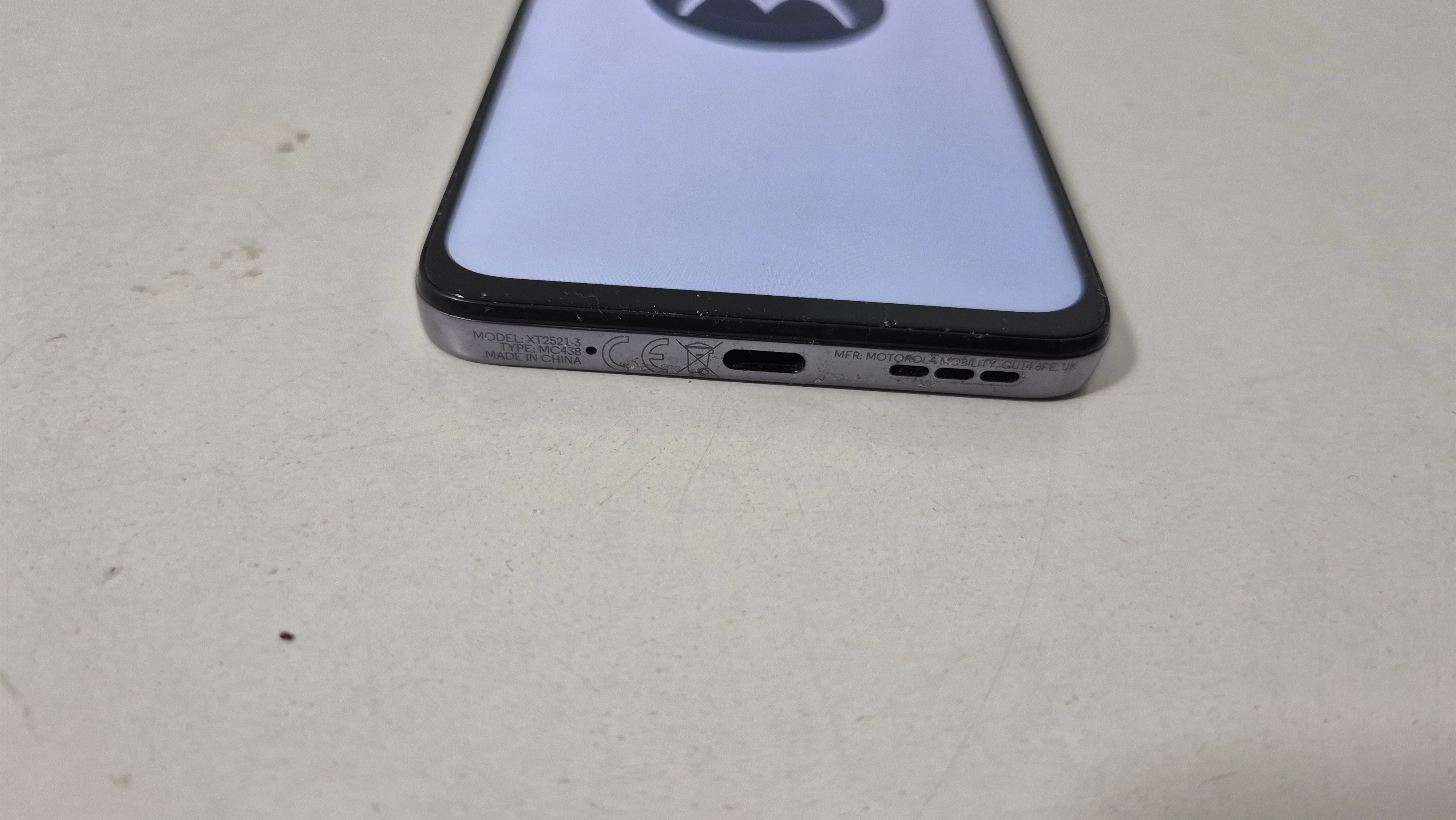 telefon-moto-g15-ean-gtin-0840023280955