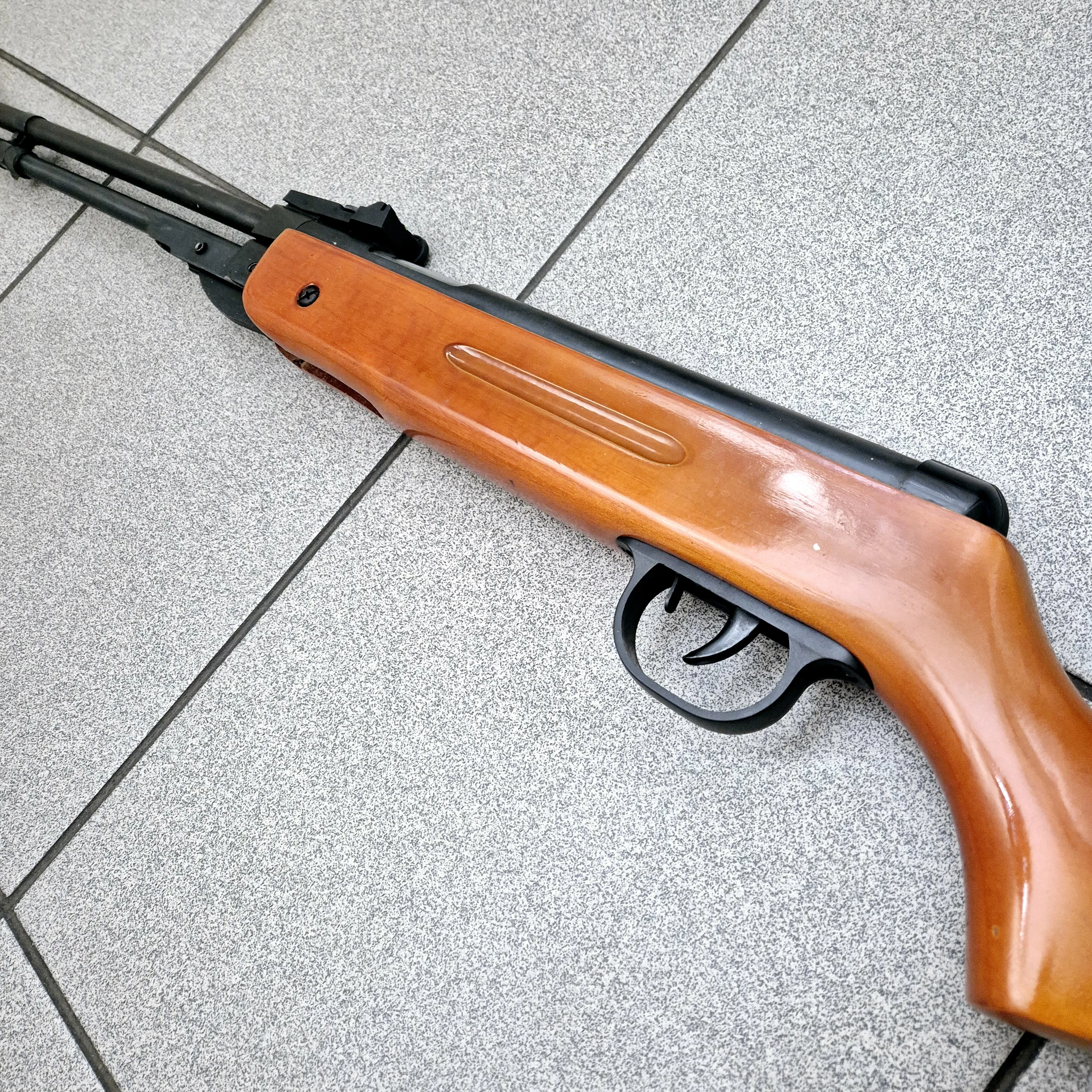 wiatrowka-sprezynowa-45mm-drewniana-kod-producenta-b2f-45