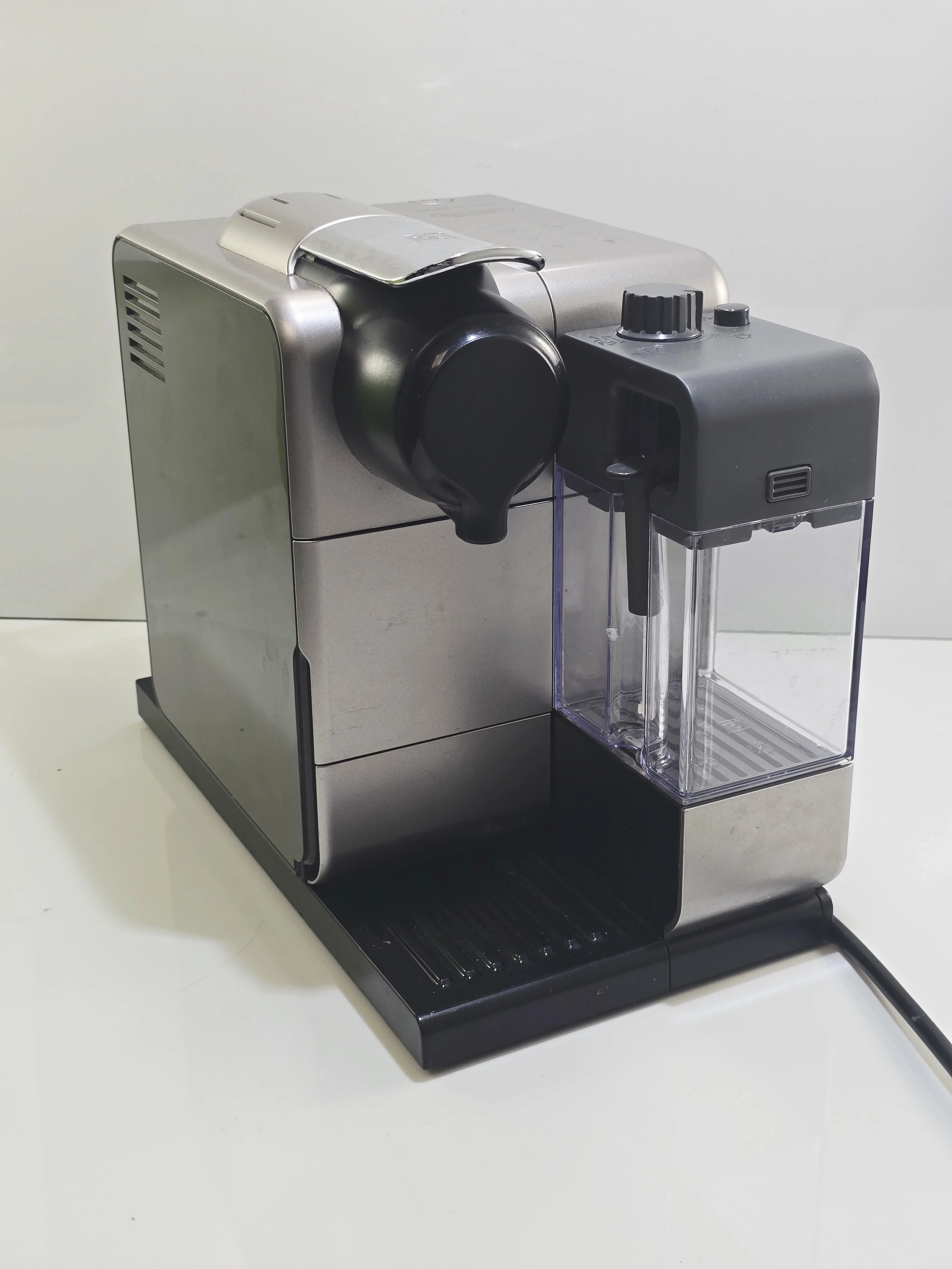 ekspress-do-kawy-nespresso-delonghi-en550s-glowna-62-poznan-ska-x