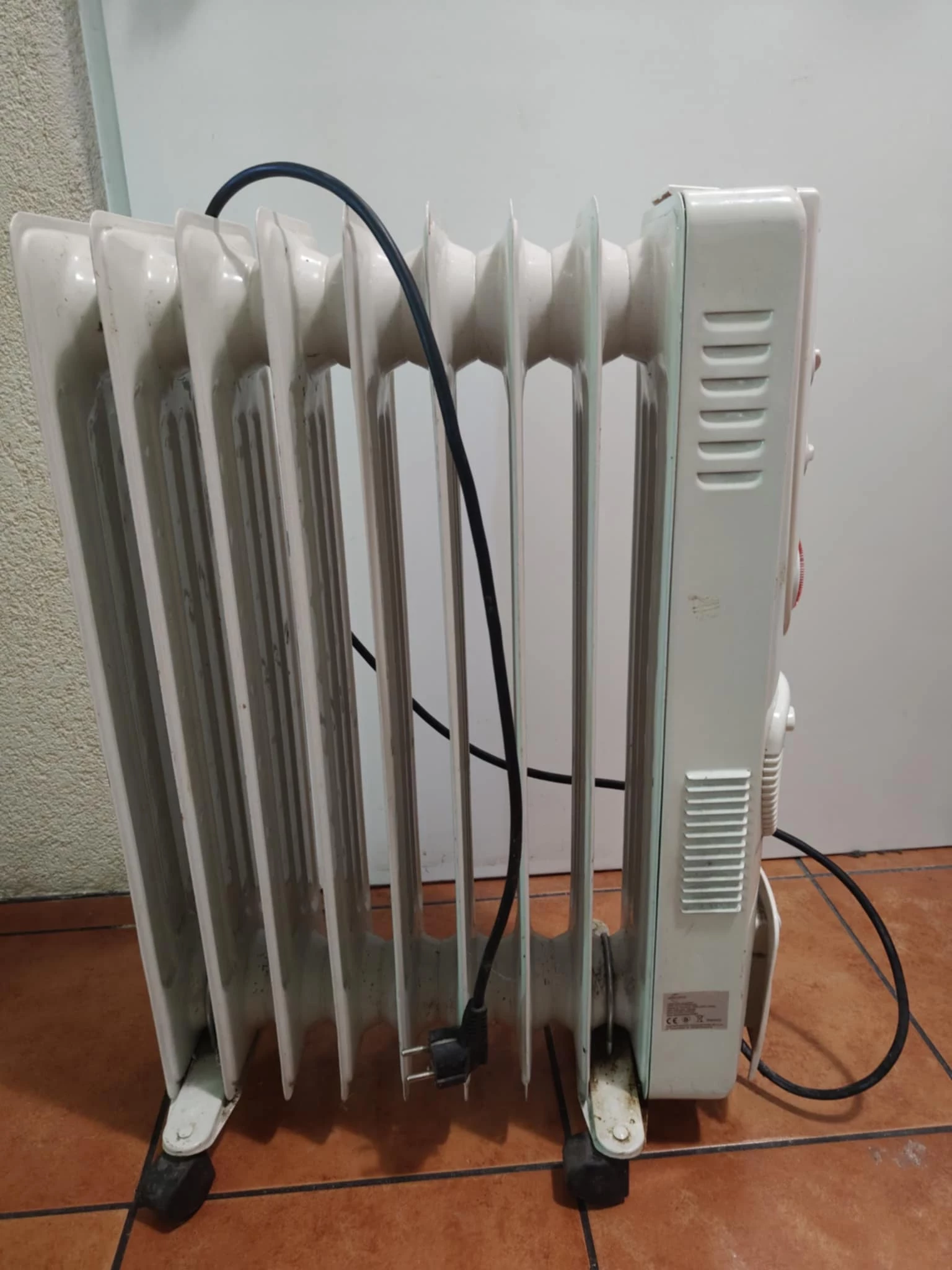 grzejnik-olejowy-airforce-r07w16-ndb-1g-24t-240v-2400w-zasilanie-23000