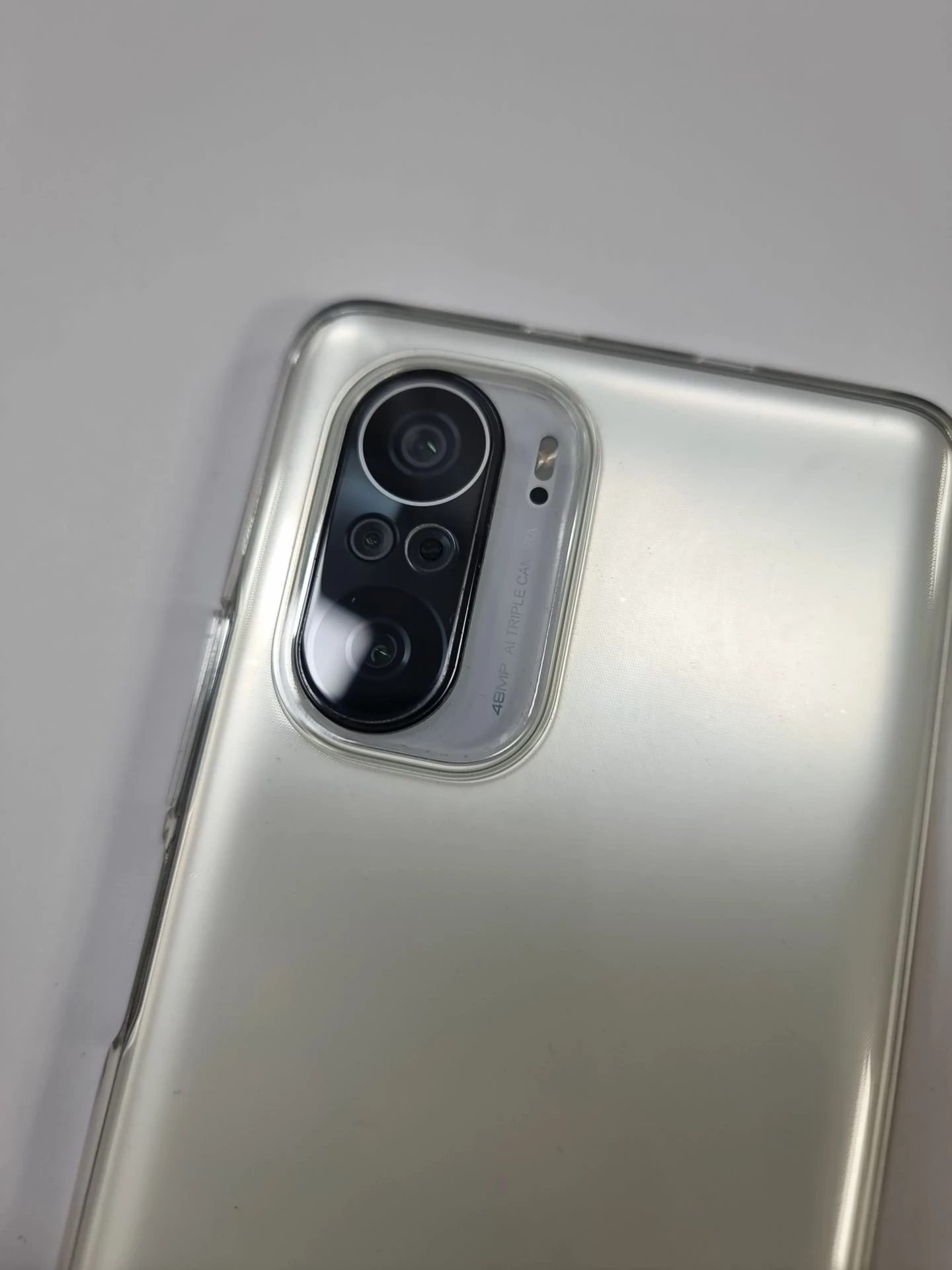 telefon-poco-f3-6128gb-arctic-white-przekatna-ekranu-667