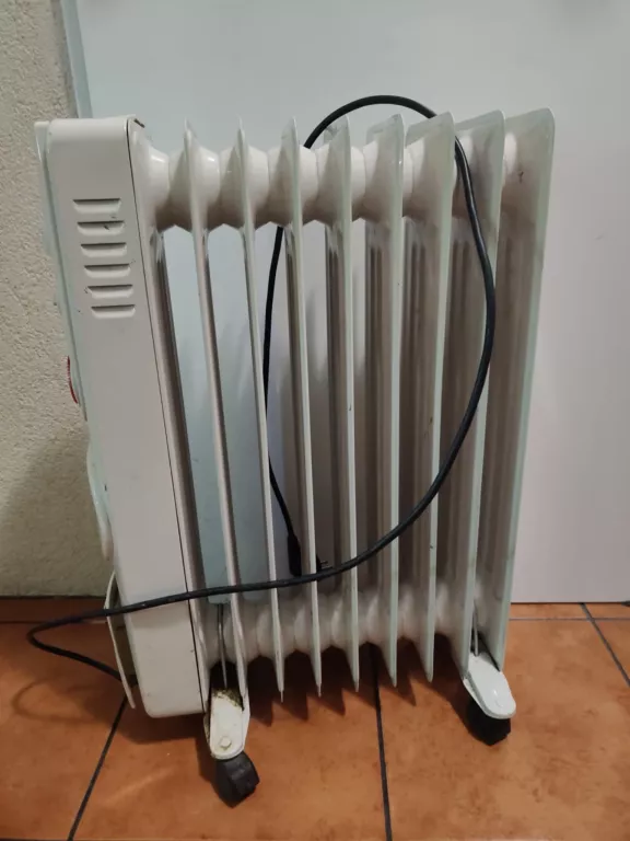 grzejnik-olejowy-airforce-r07w16-ndb-1g-24t-240v-2400w-kolor-130070-1