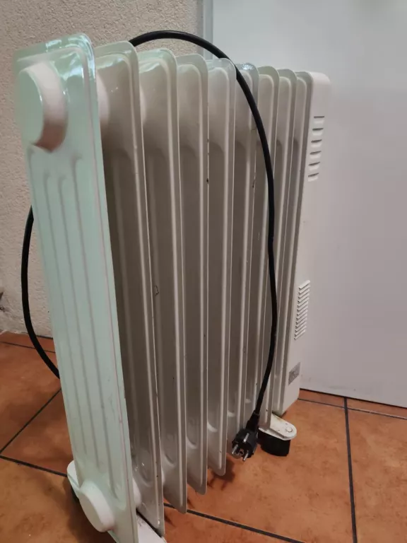 grzejnik-olejowy-airforce-r07w16-ndb-1g-24t-240v-2400w-stan-11323-2