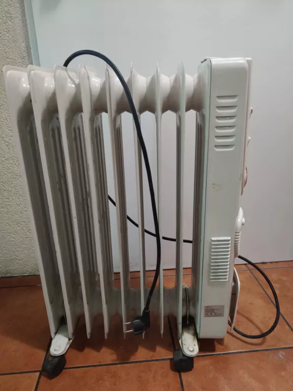 grzejnik-olejowy-airforce-r07w16-ndb-1g-24t-240v-2400w-zasilanie-23000