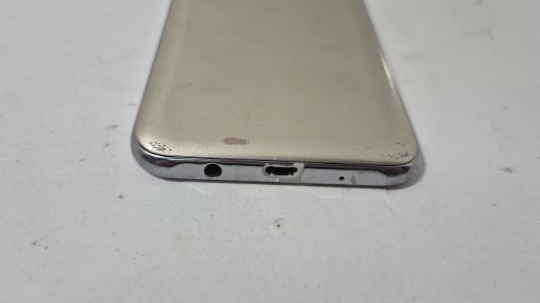 telefon-samsung-j5-przekatna-ekranu-520