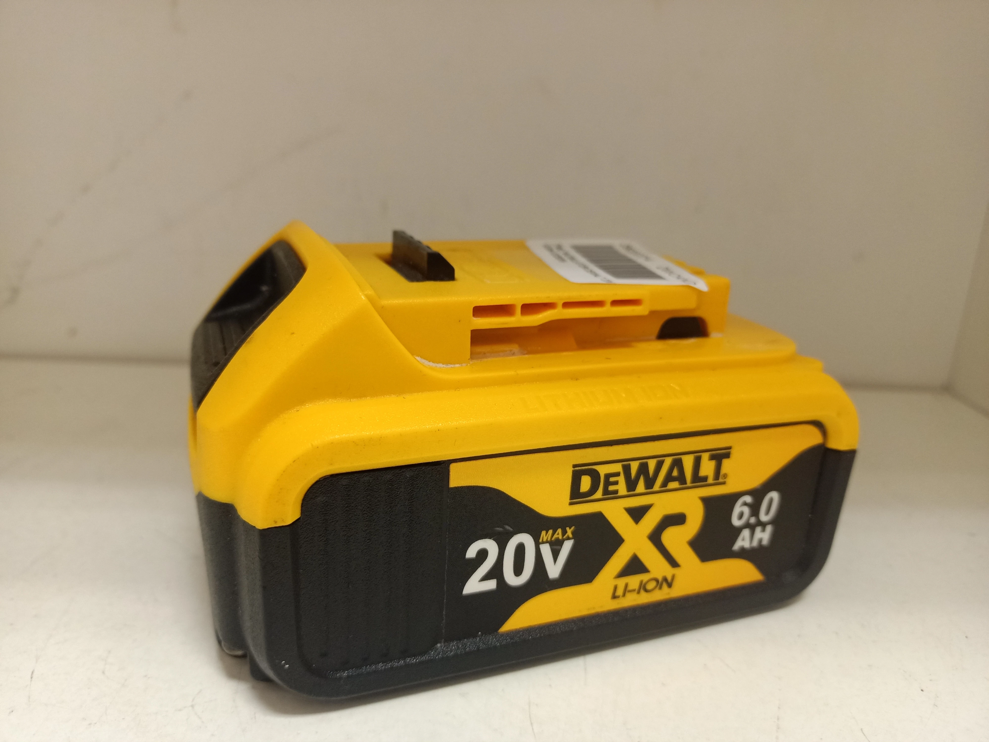 akumulator-dewalt-20v-60ah-dcb206-senatorska-38-legnica