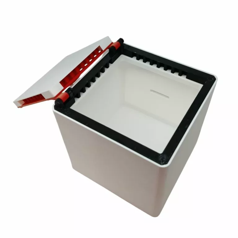 skarbonka-z-kluczykiem-3d-marka-248811-958954