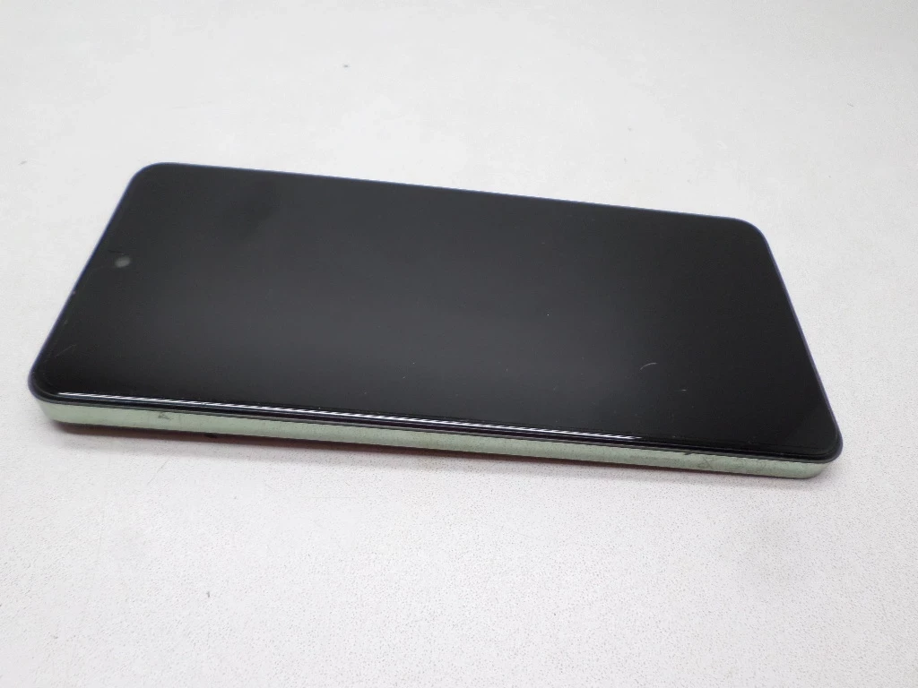 telefon-realme-12-5g-kod-producenta-12-8256-pioneer-green