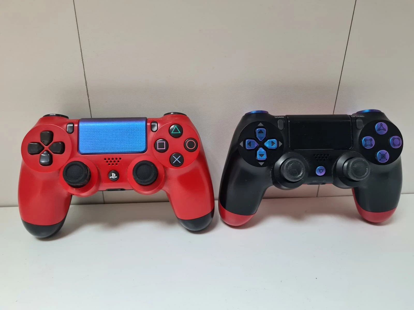 konsola-playstation-4-slim-kabel-liczba-kontrolerow-w-zestawie-205994-225550