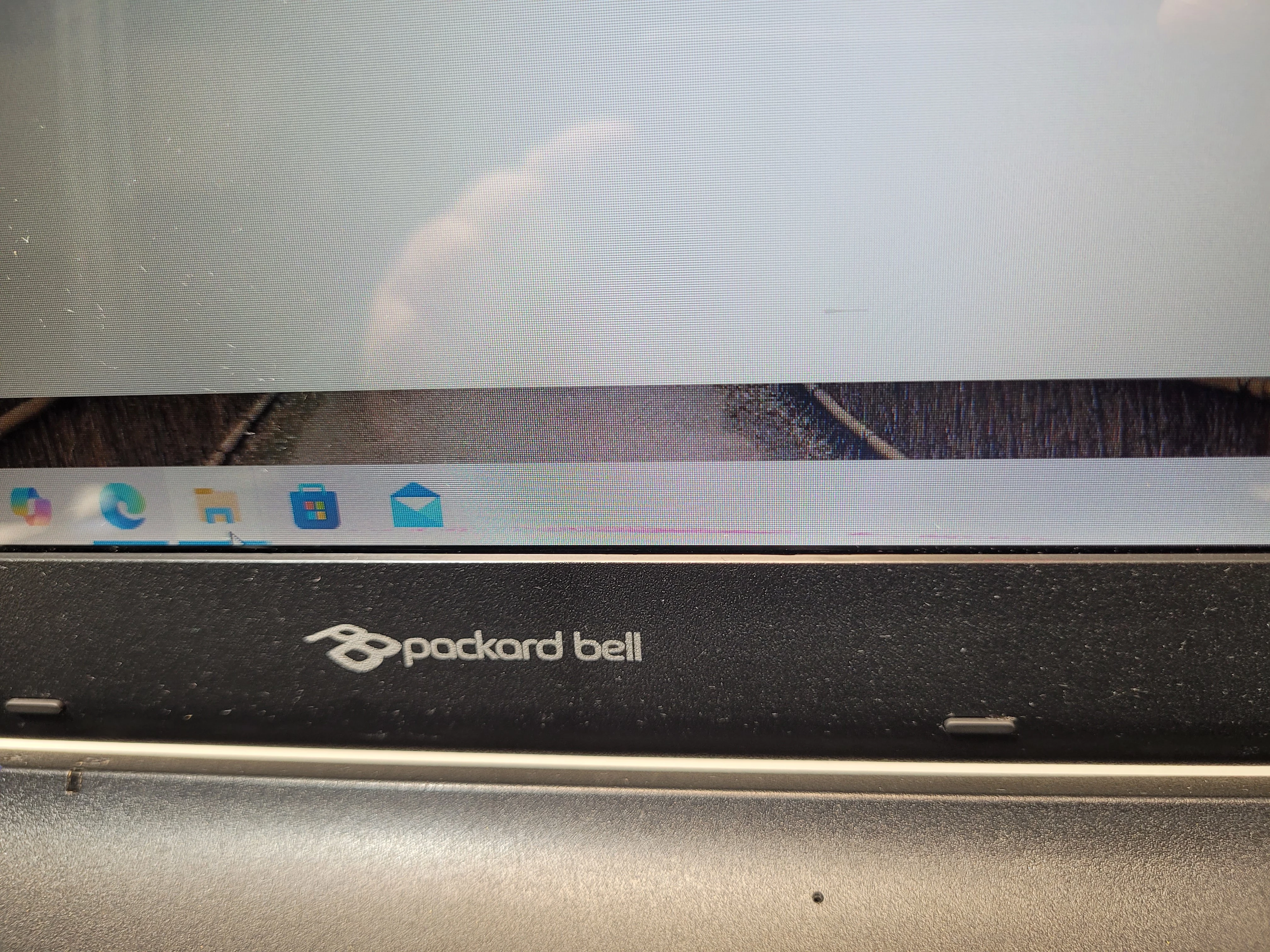 laptop-packard-bell-z5wgm-4gb-ram-128gb-intel-celeron-n2830-rodzaj-karty-graficznej-1234-1