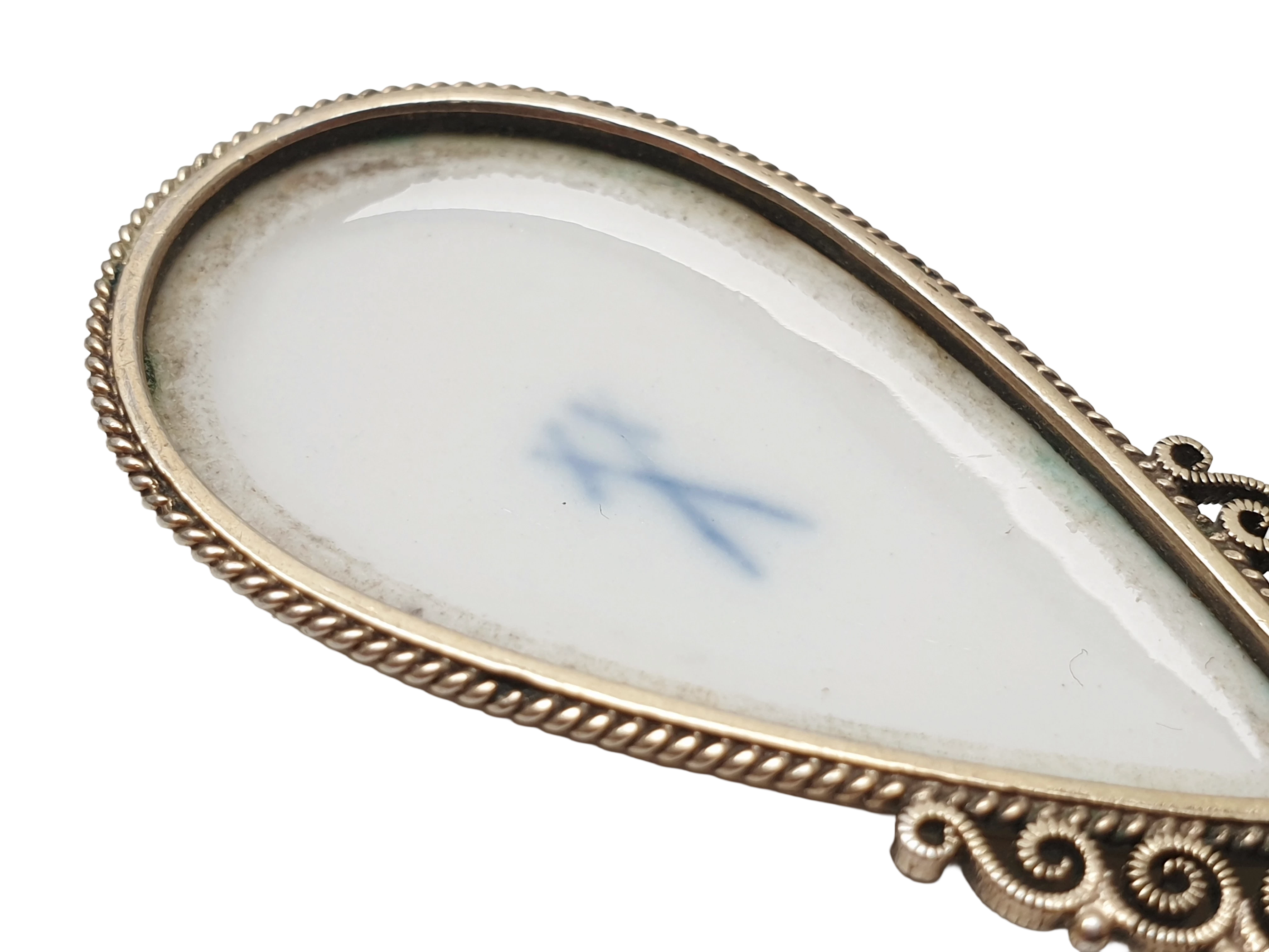 zabytkowy-wisiorek-ze-srebra-900-z-meissen-z-malowana-porcelanowa-plytka-waga-910