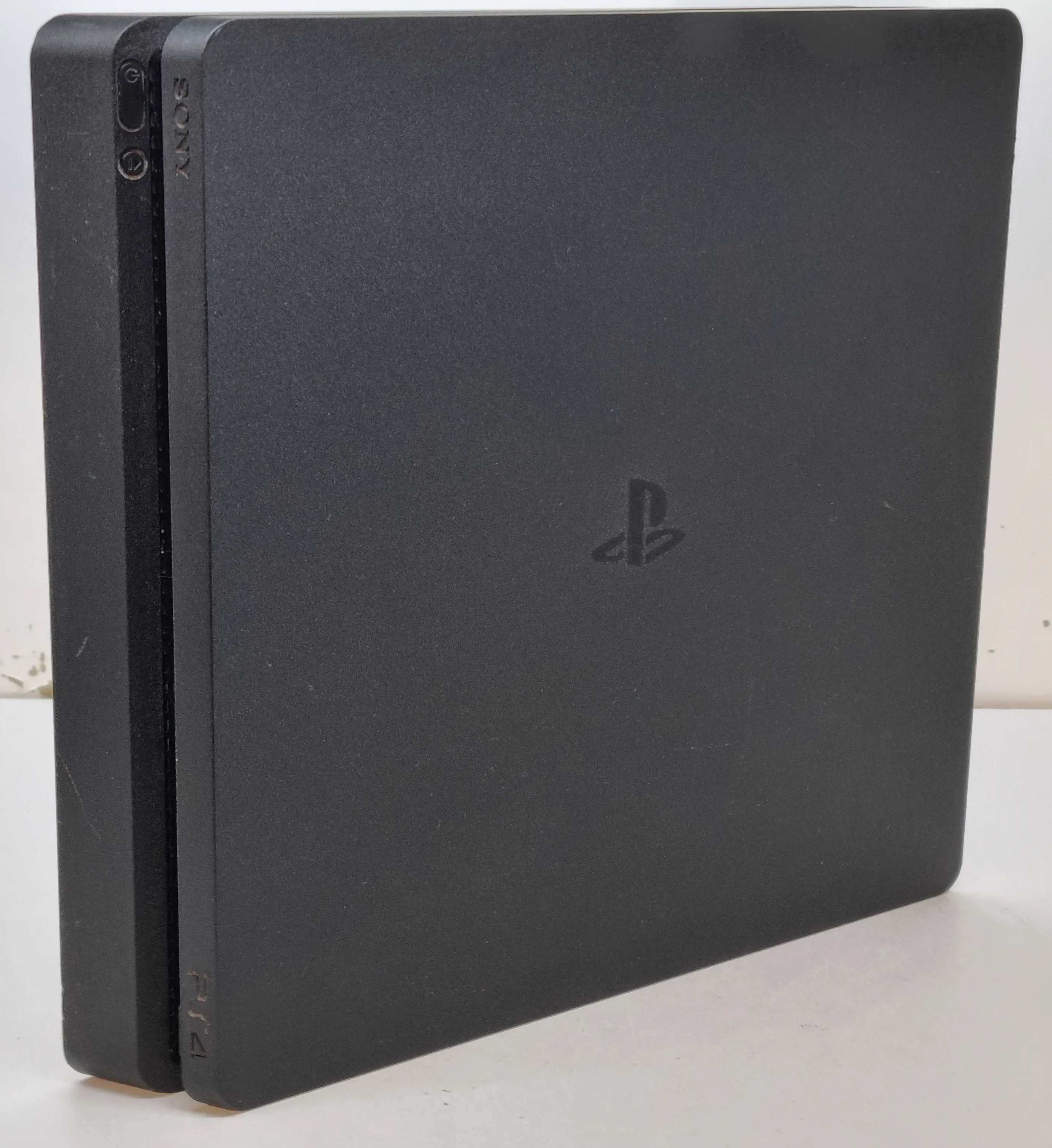 konsola-sony-ps4-slim-cuh-2016b-1tb-1-pad-stan-11323-2