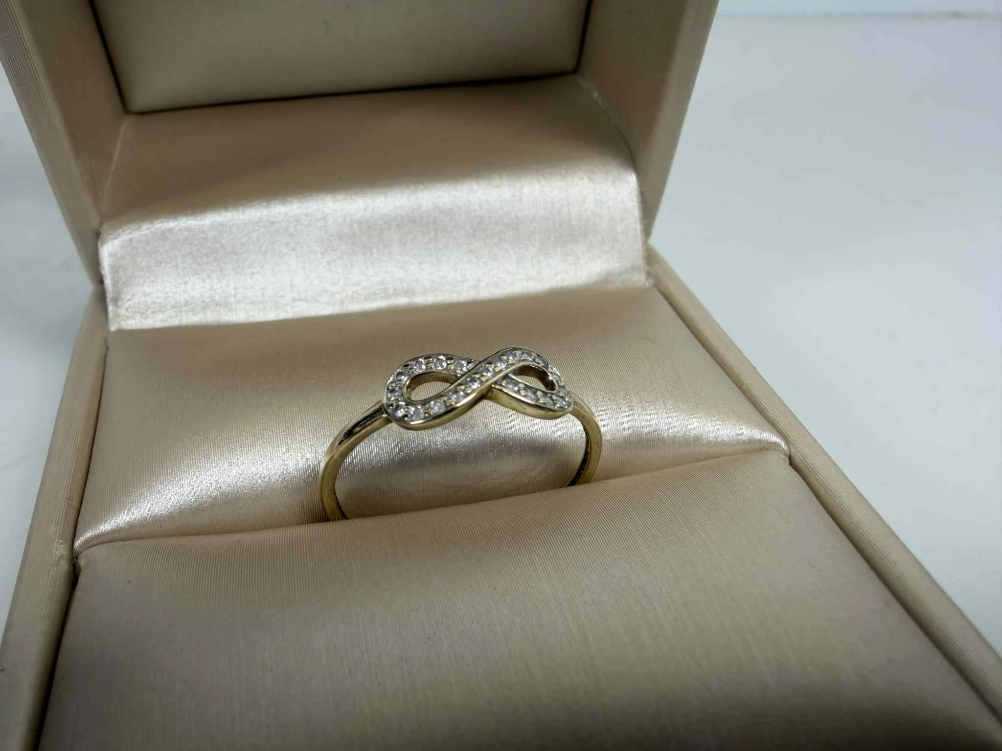 sliczny-zloty-pierscionek-z-cyrkoniami-333-095g-r18-rybnicka-3-gliwice-g1