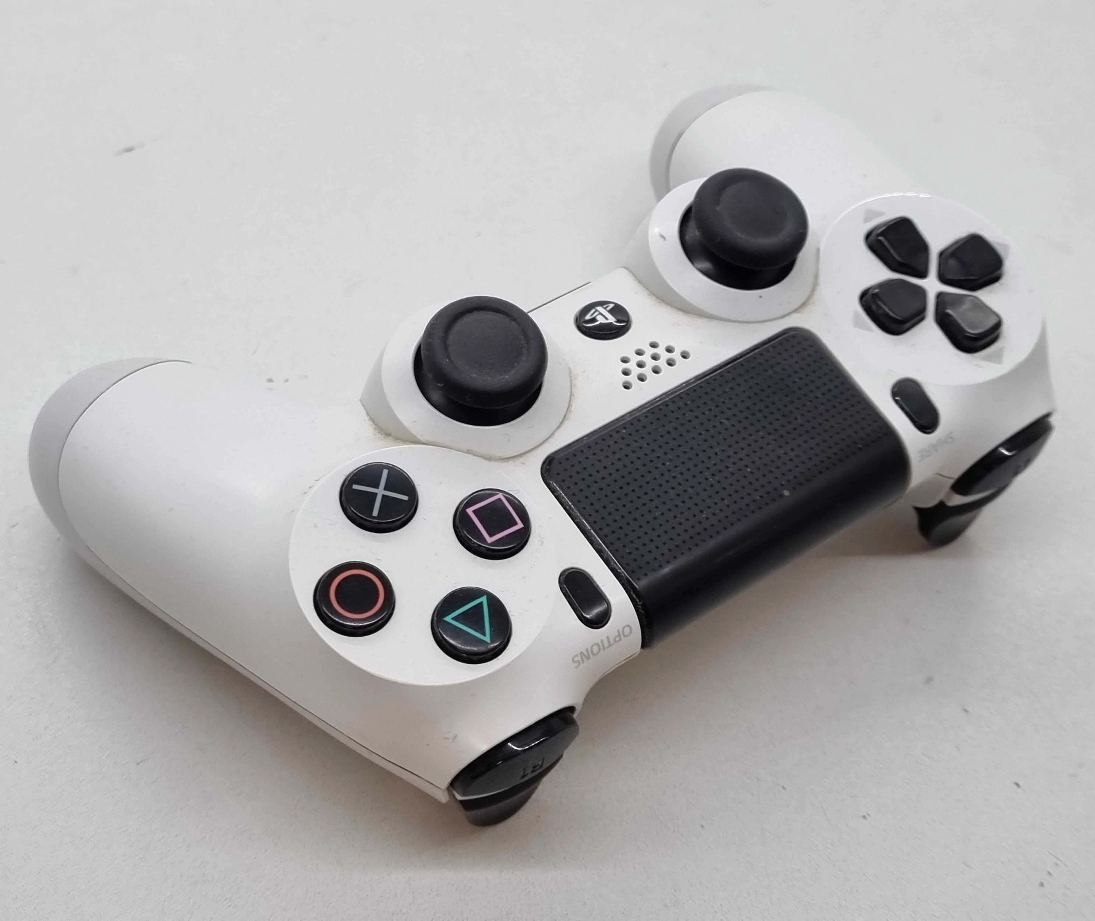 konsola-sony-ps4-slim-cuh-2016b-1tb-1-pad-liczba-kontrolerow-w-zestawie-205994-225550