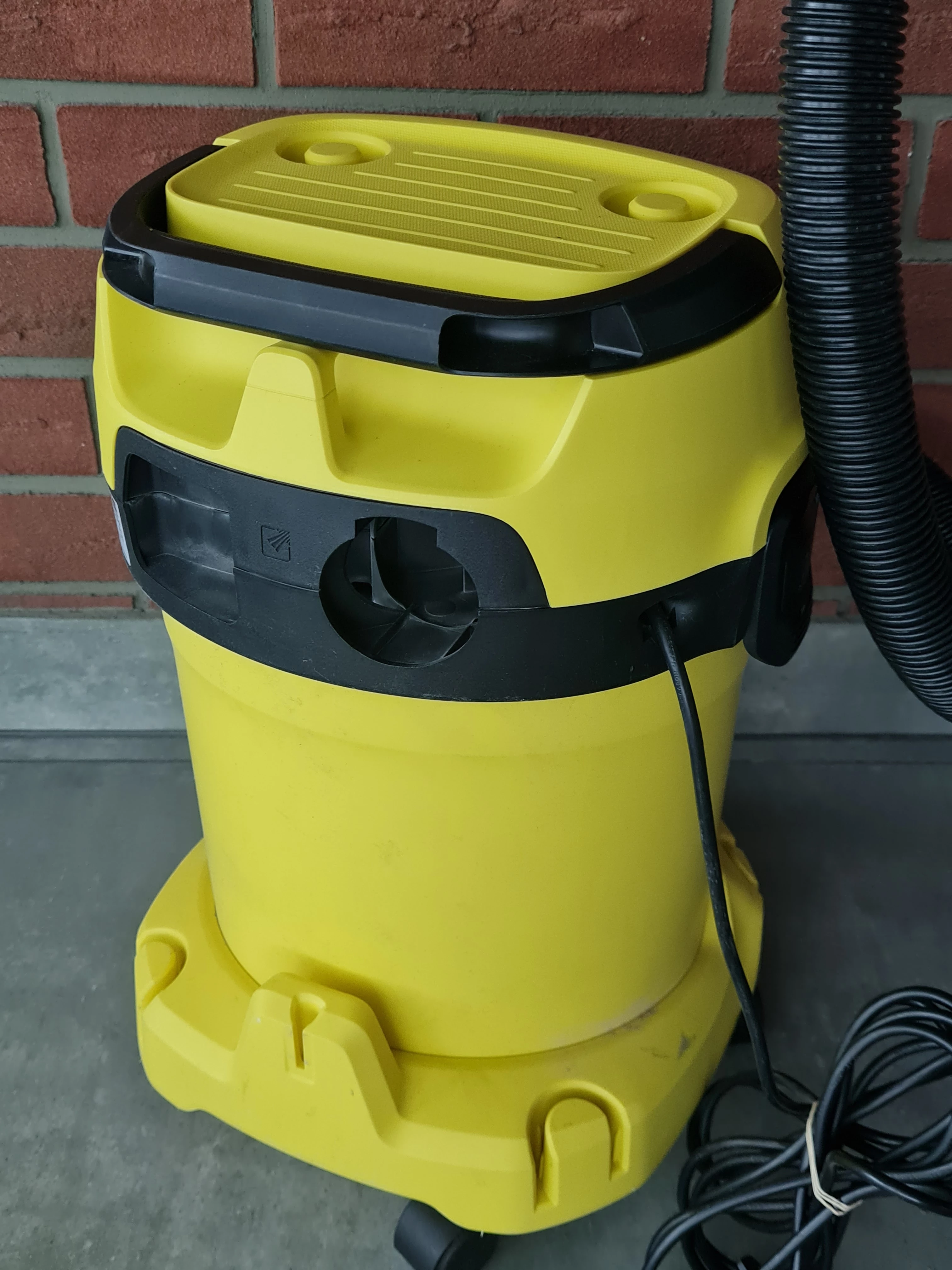 odkurzacz-karcher-wd3-maksymalna-moc-100000