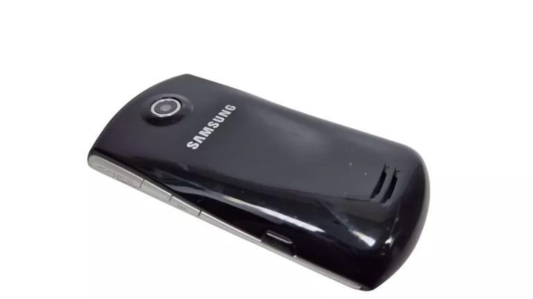 telefon-samsung-gt-s5620-przekatna-ekranu-300