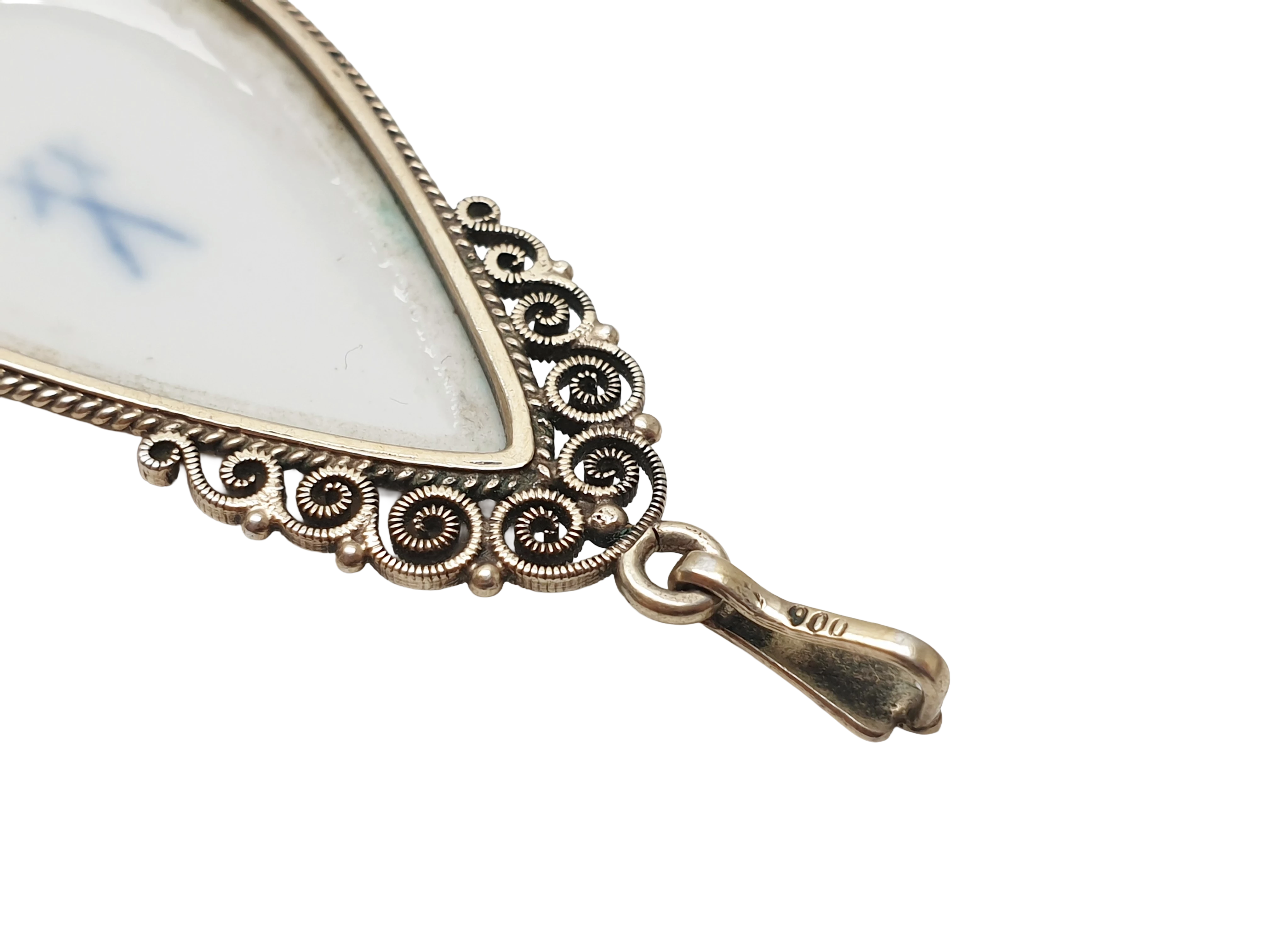 zabytkowy-wisiorek-ze-srebra-900-z-meissen-z-malowana-porcelanowa-plytka-cechy-207006-4