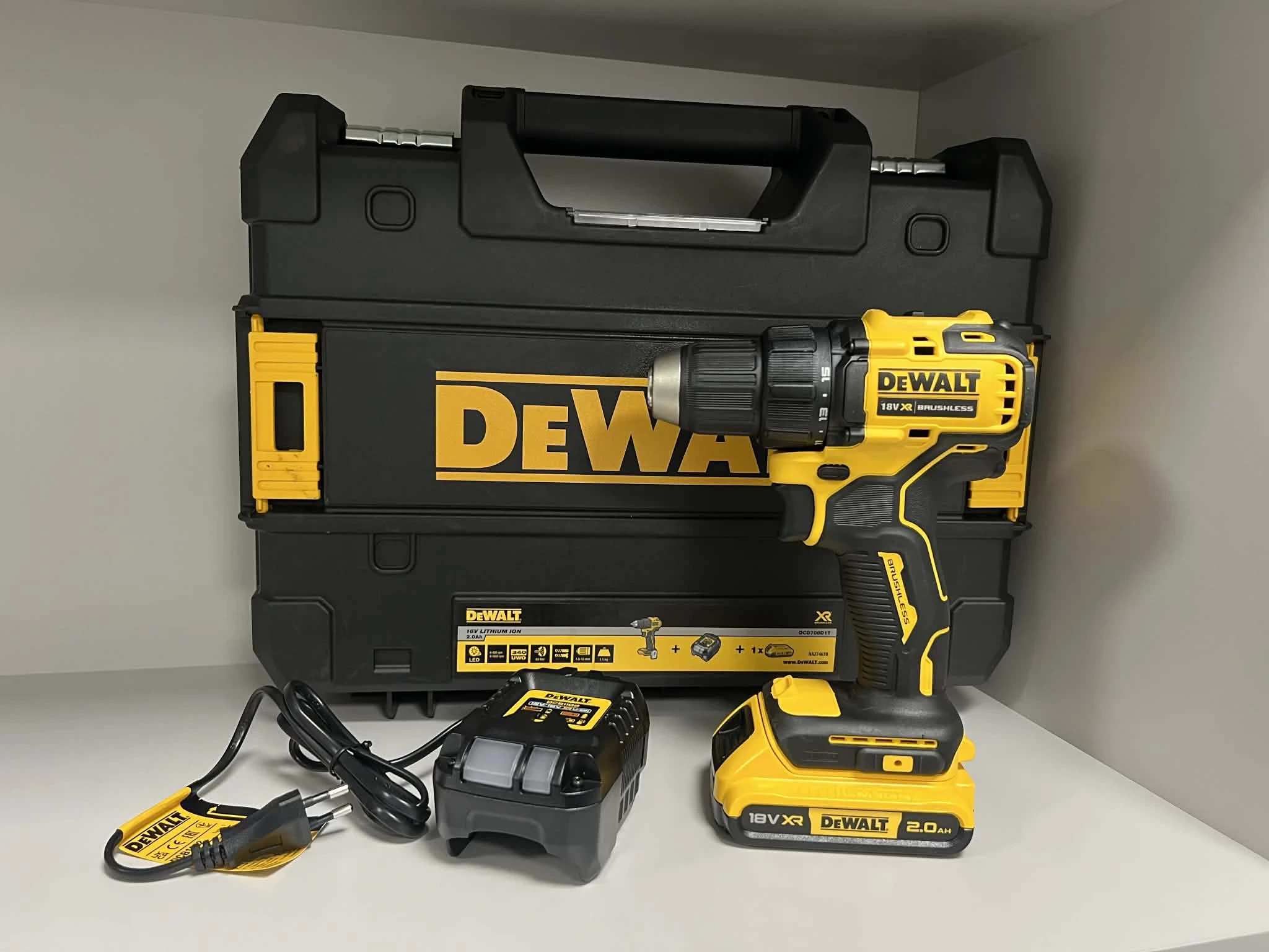wiertarko-wkretarka-dewalt-18v-dcd708-komplet-rynek-27-ostrow