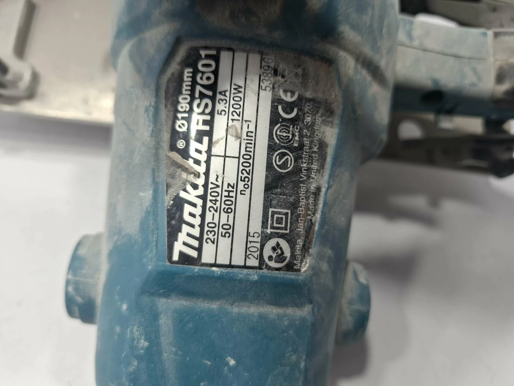 pilarka-tarczowa-makita-hs7601-srednica-otworu-pily-3000