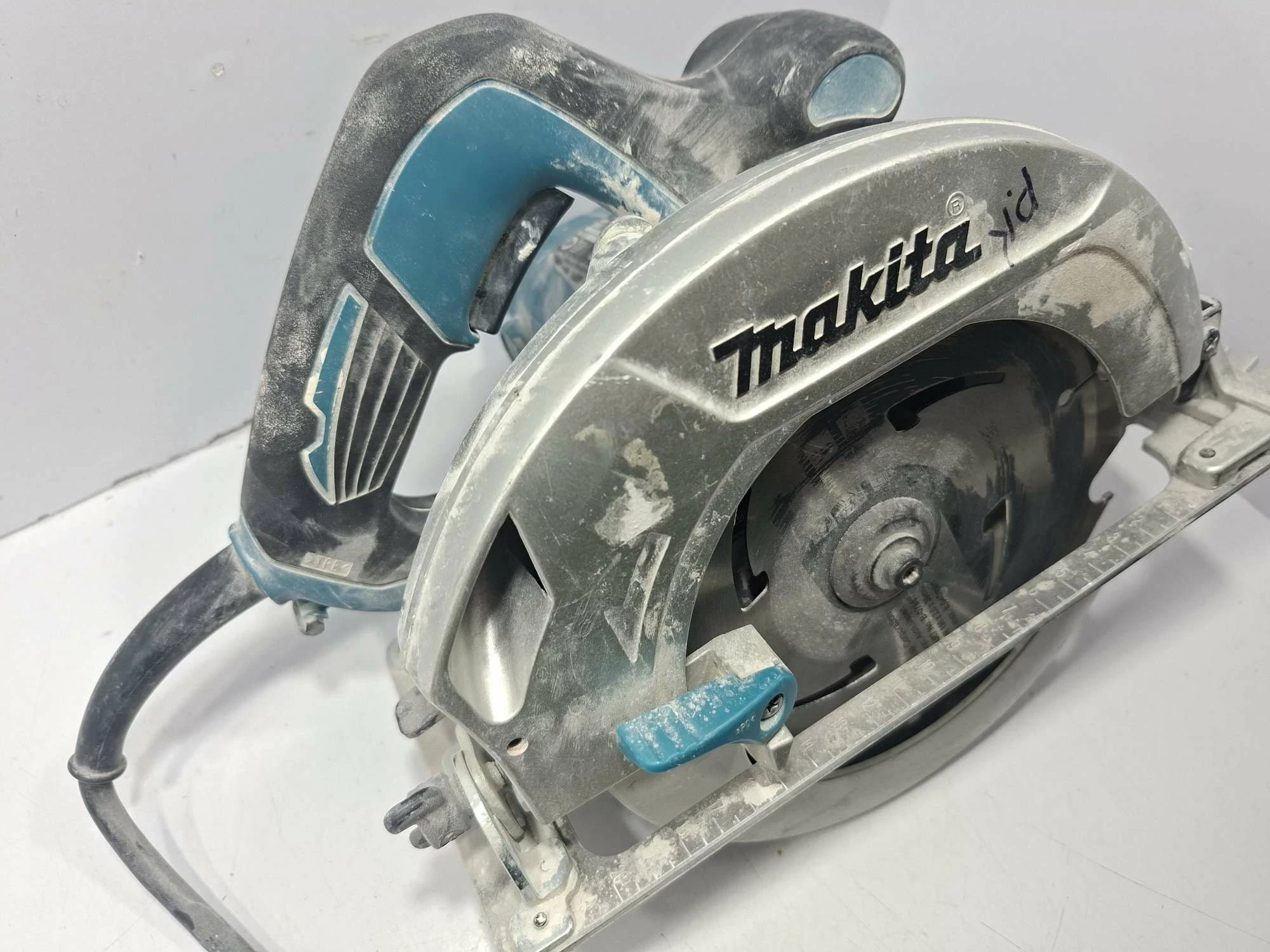 pilarka-tarczowa-makita-hs7601-ean-gtin-088381686136