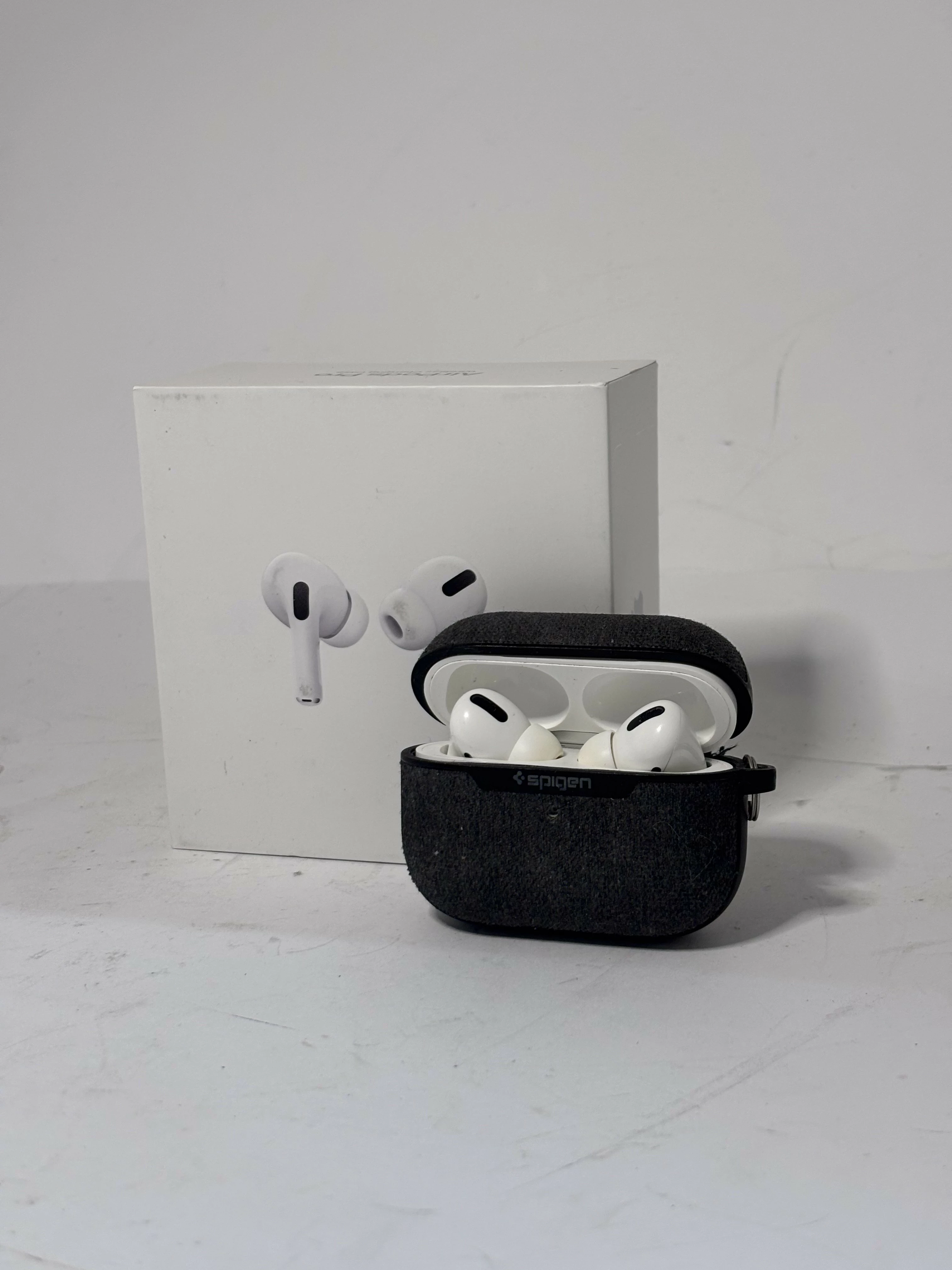 air-pods-1gen-pro-2x-etui-ean-gtin-194252721384