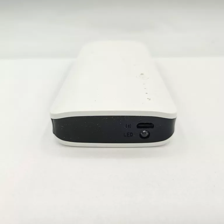 power-bank-20-000mah-bialy-ean-gtin-5905745824384