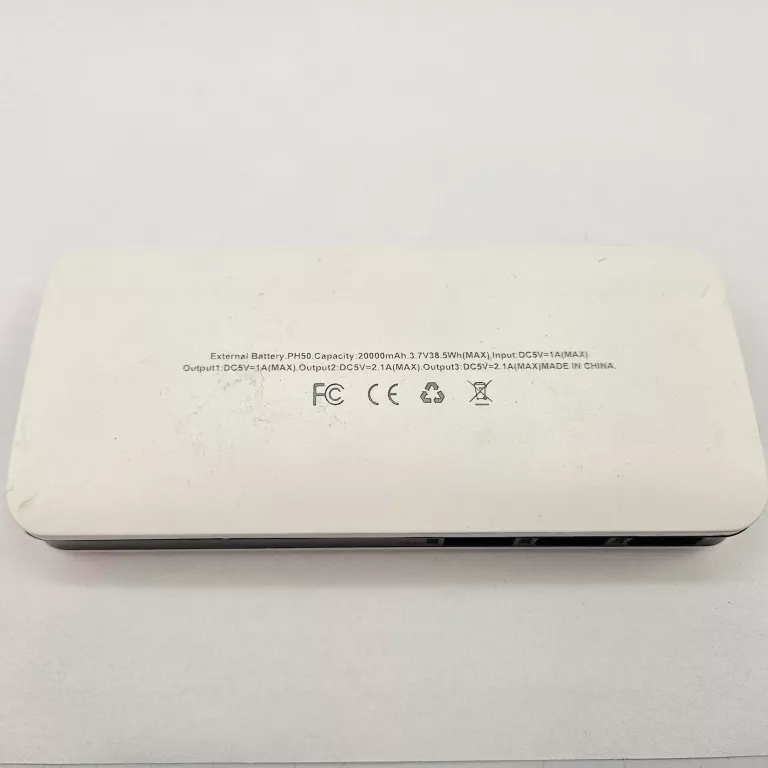 power-bank-20-000mah-bialy-pojemnosc-akumulatora-20000