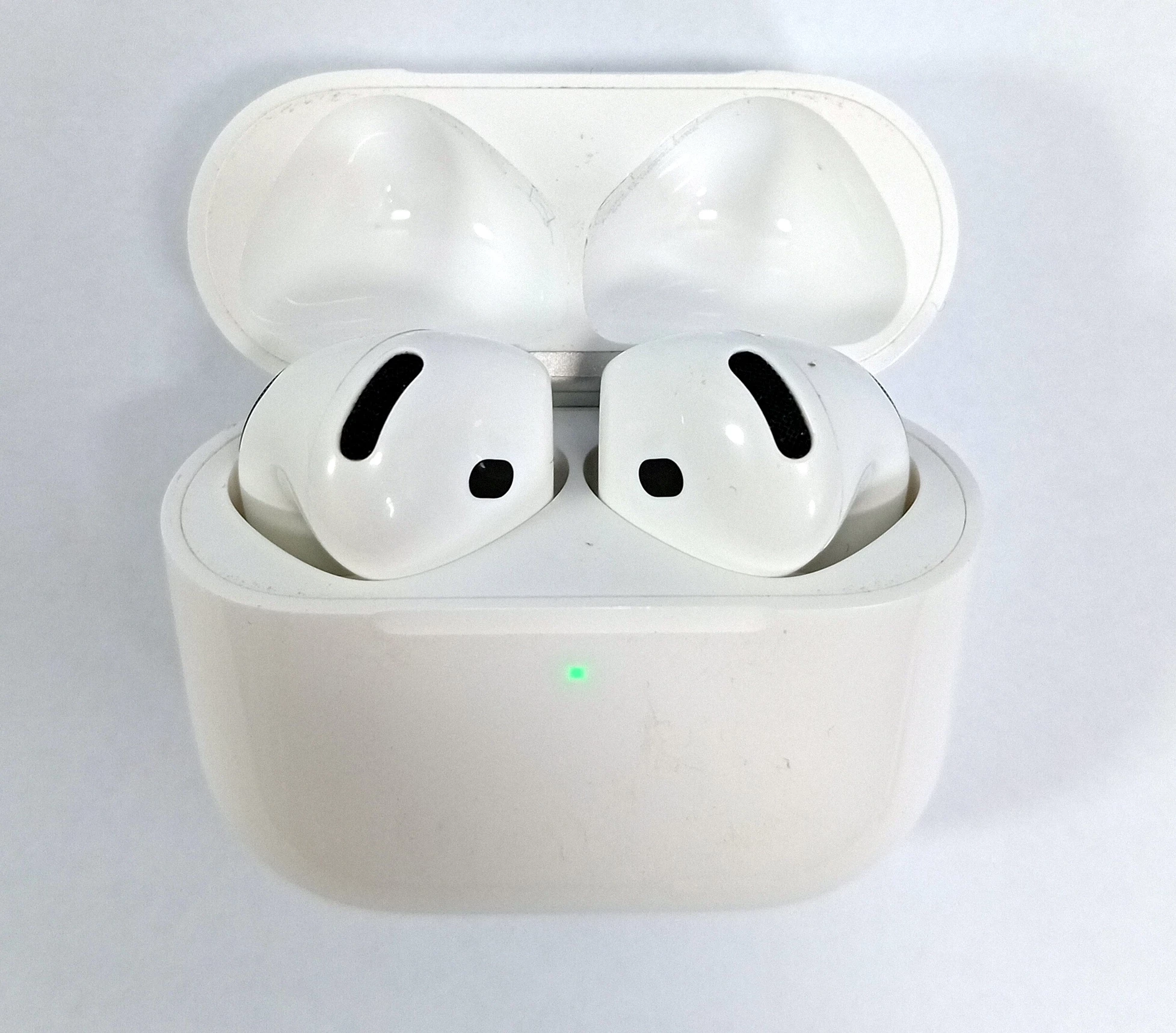 apple-airpods-4-komplet-2x-etui-model-250439-1920446