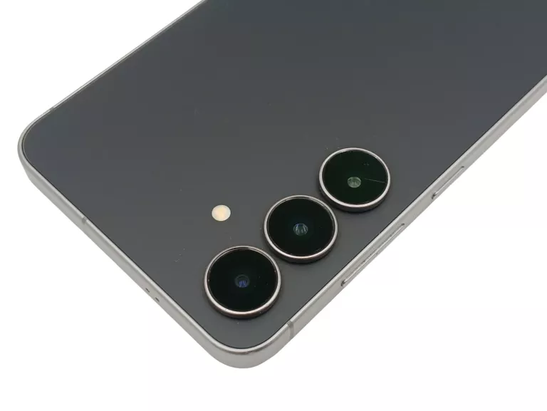 telefon-samsung-galaxy-s25-fe-5g-8128-gb-67-4900mah-120hz-50mpx-opis-wbudowana-pamiec-202869-214189