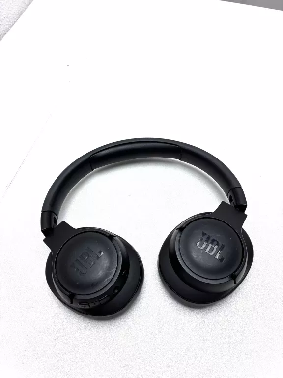 sluchawki-bt-jbl-720bt-stan-11323-2