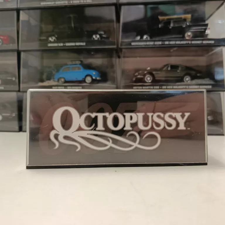 143-james-bond-007-tuk-tuk-octopussy-stan-11323-2