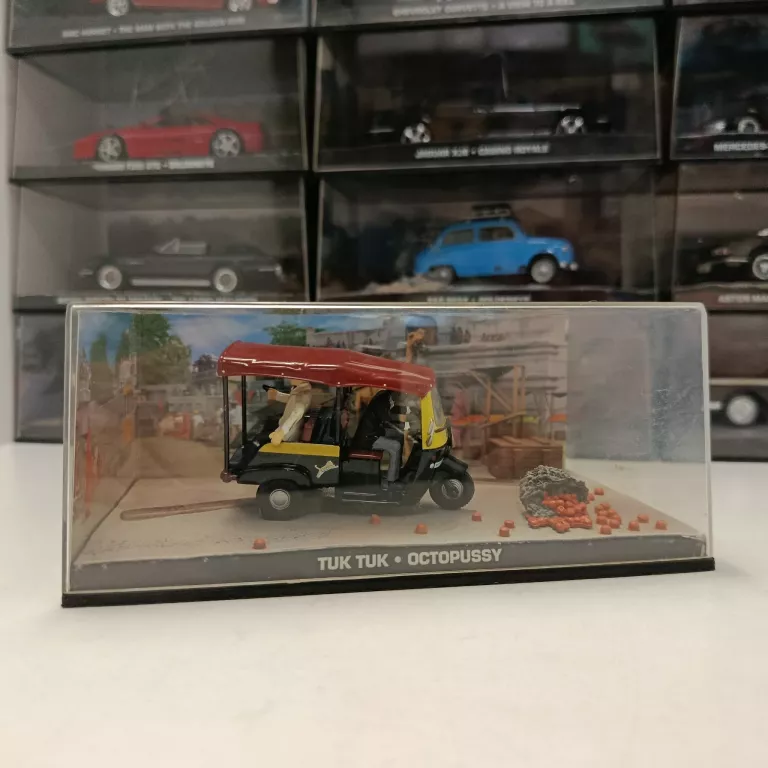 143-james-bond-007-tuk-tuk-octopussy-stary-rynek-10-grodzisk-wlkp