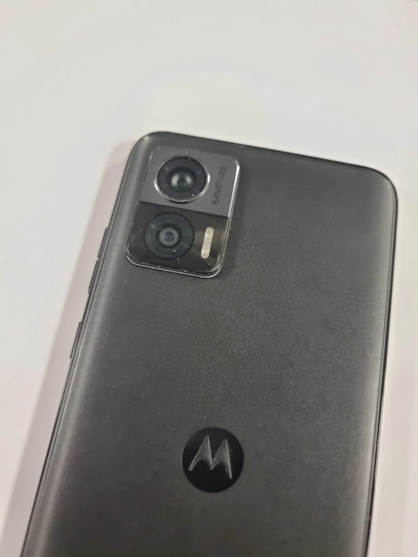 telefon-motorola-edge-30-neo-przekatna-ekranu-628