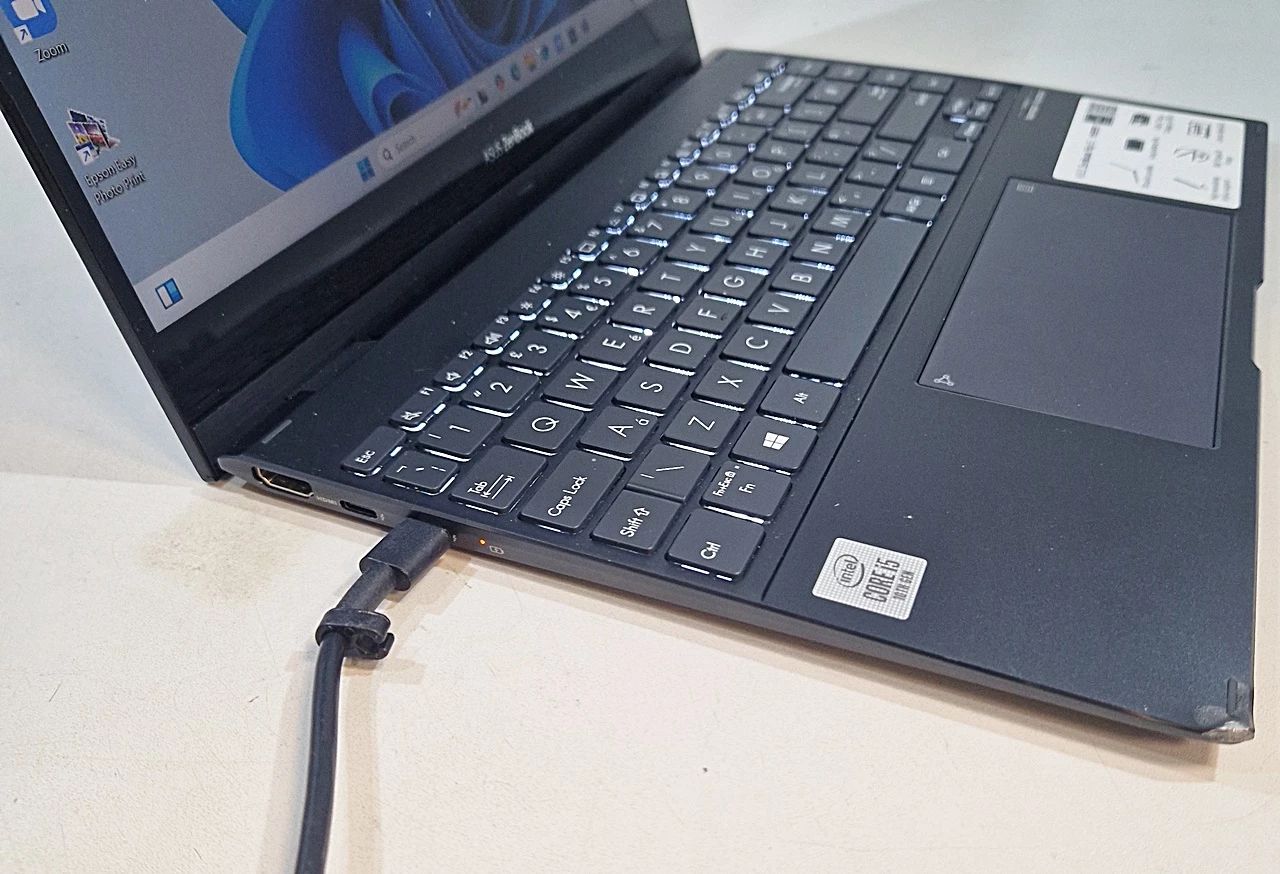 laptop-asus-zenbook-flip-13-8256gb-i5-1035g1-win11-przekatna-ekranu-1330