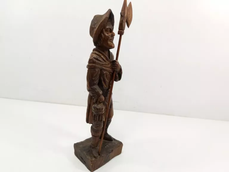 rzezba-latarnik-ok-40cm-mickiewicza-1-nidzica