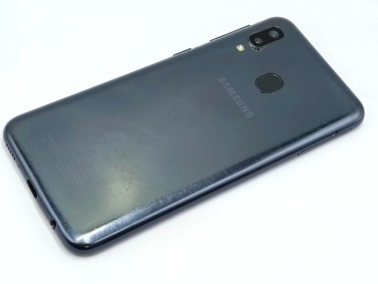 samsung-galaxy-a20e-332gb-ean-gtin-887276343006