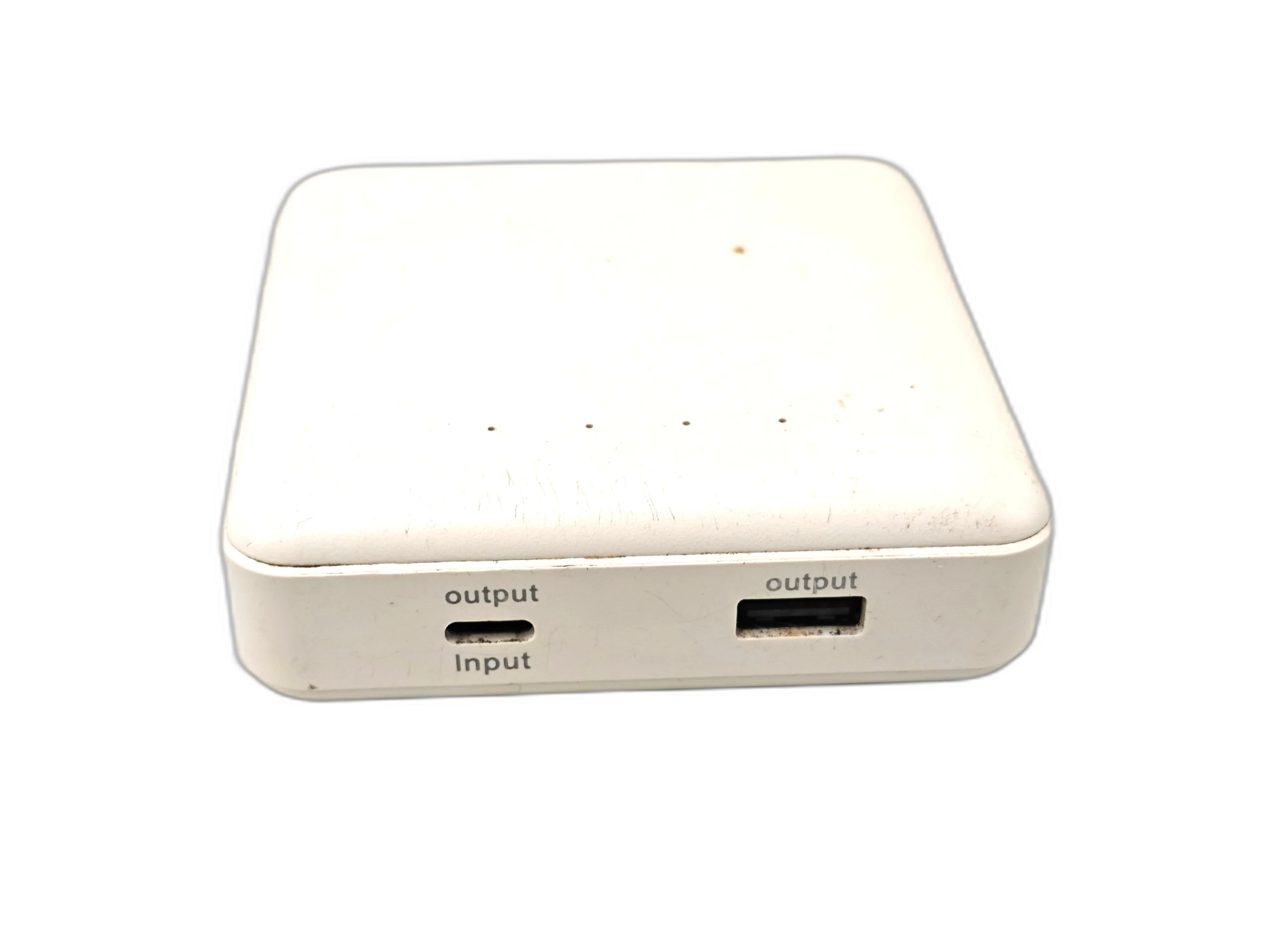 powerbank-bialy-rohs-10000mah-ean-gtin-6977196680221