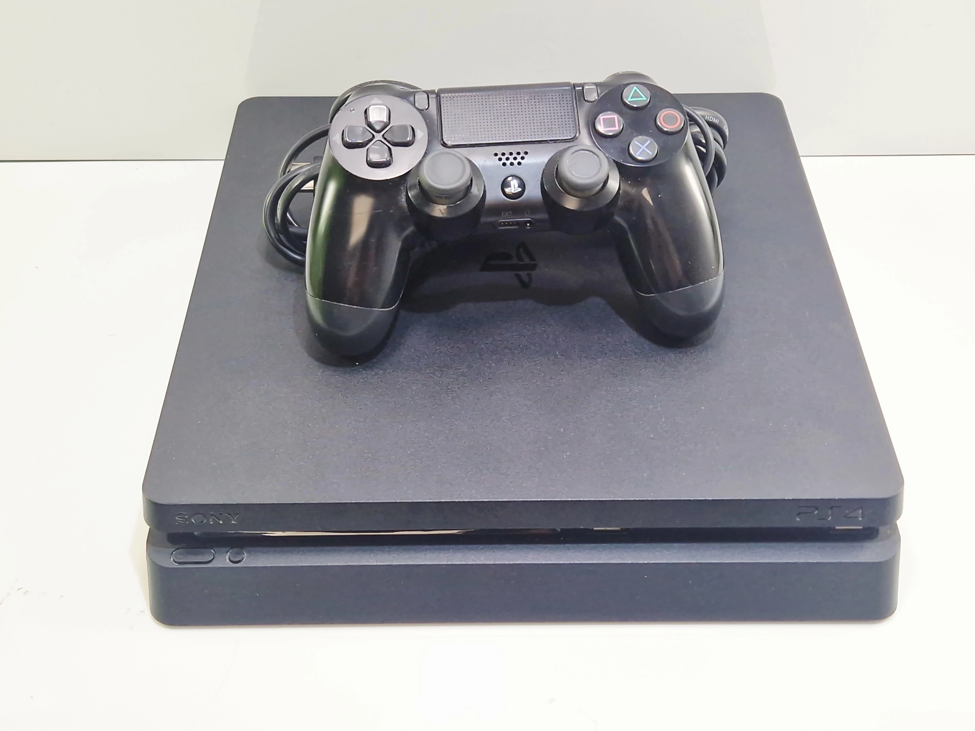 konsola-ps4-slim-1-tb-ean-gtin-711719757313