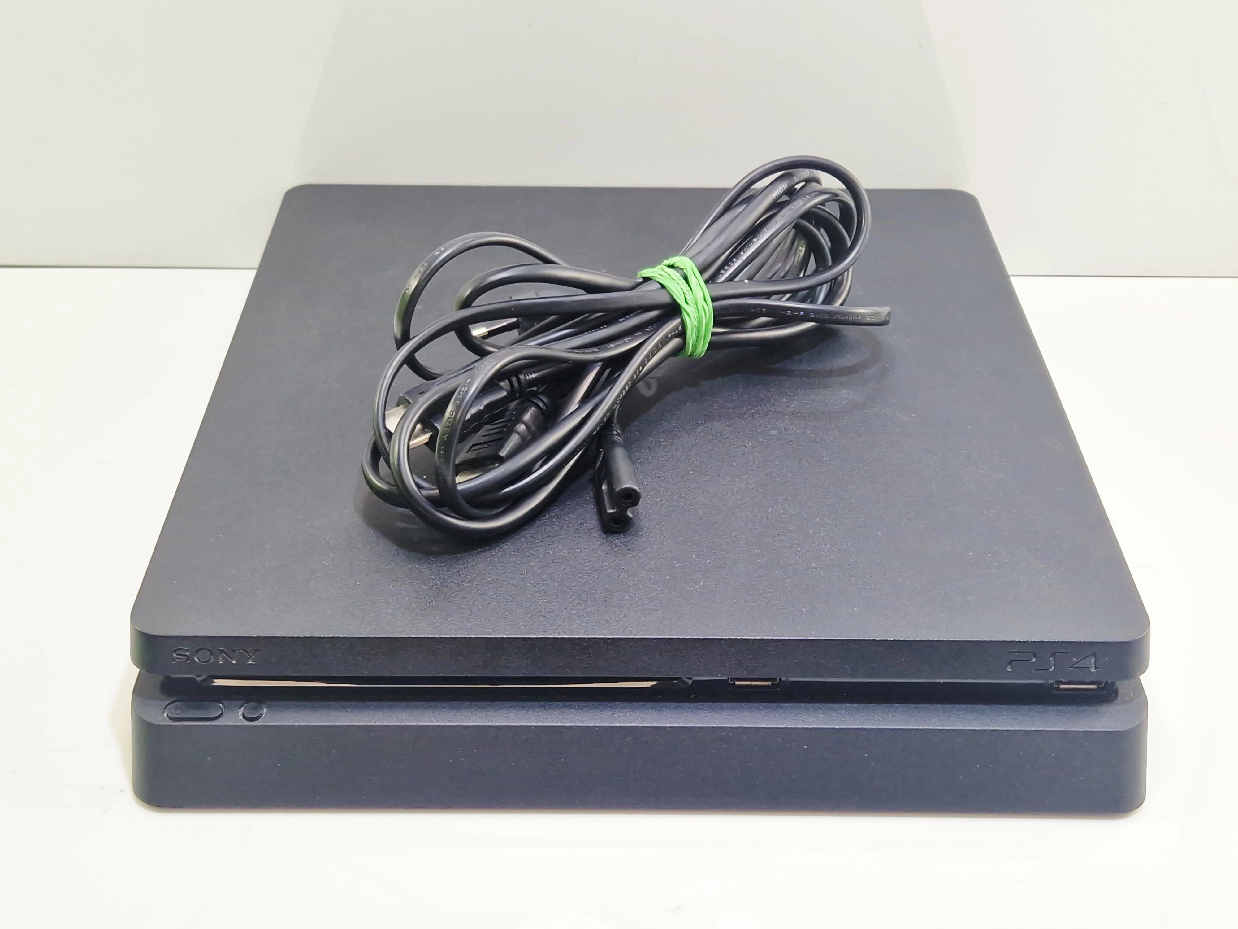 konsola-ps4-slim-1-tb-liczba-kontrolerow-w-zestawie-205994-225550