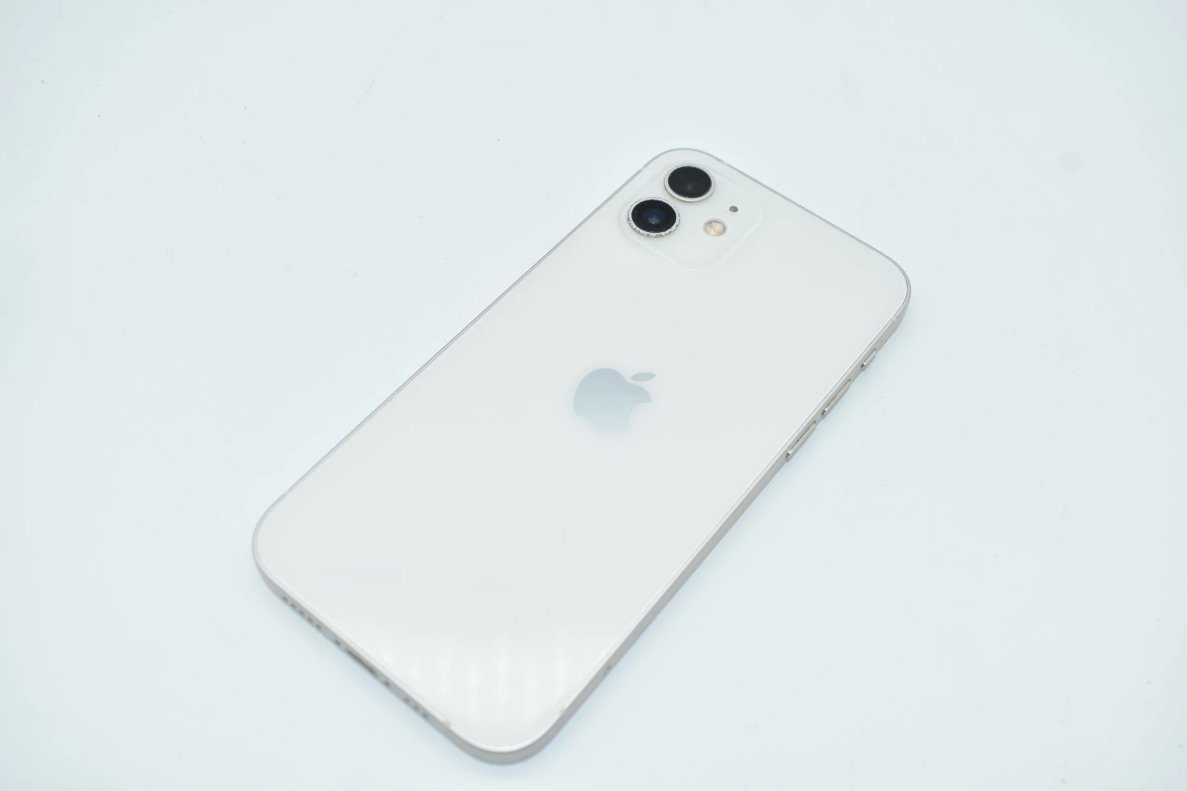 smartphone-apple-iphone-12-64gb-kod-producenta-mgj63pma