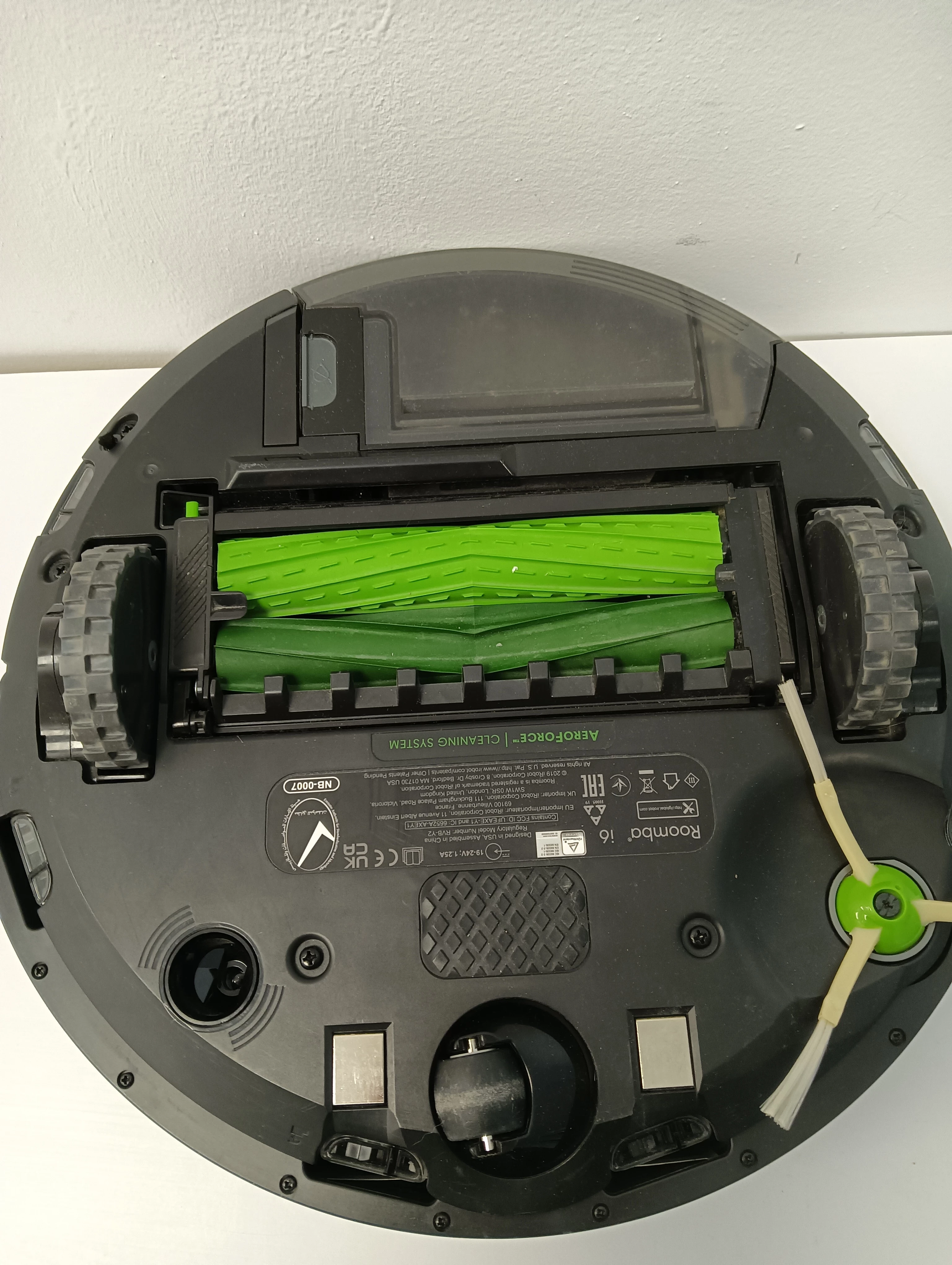 irobot-roomba-i6-robot-sprzatajacy-kolor-dominujacy-129357-3