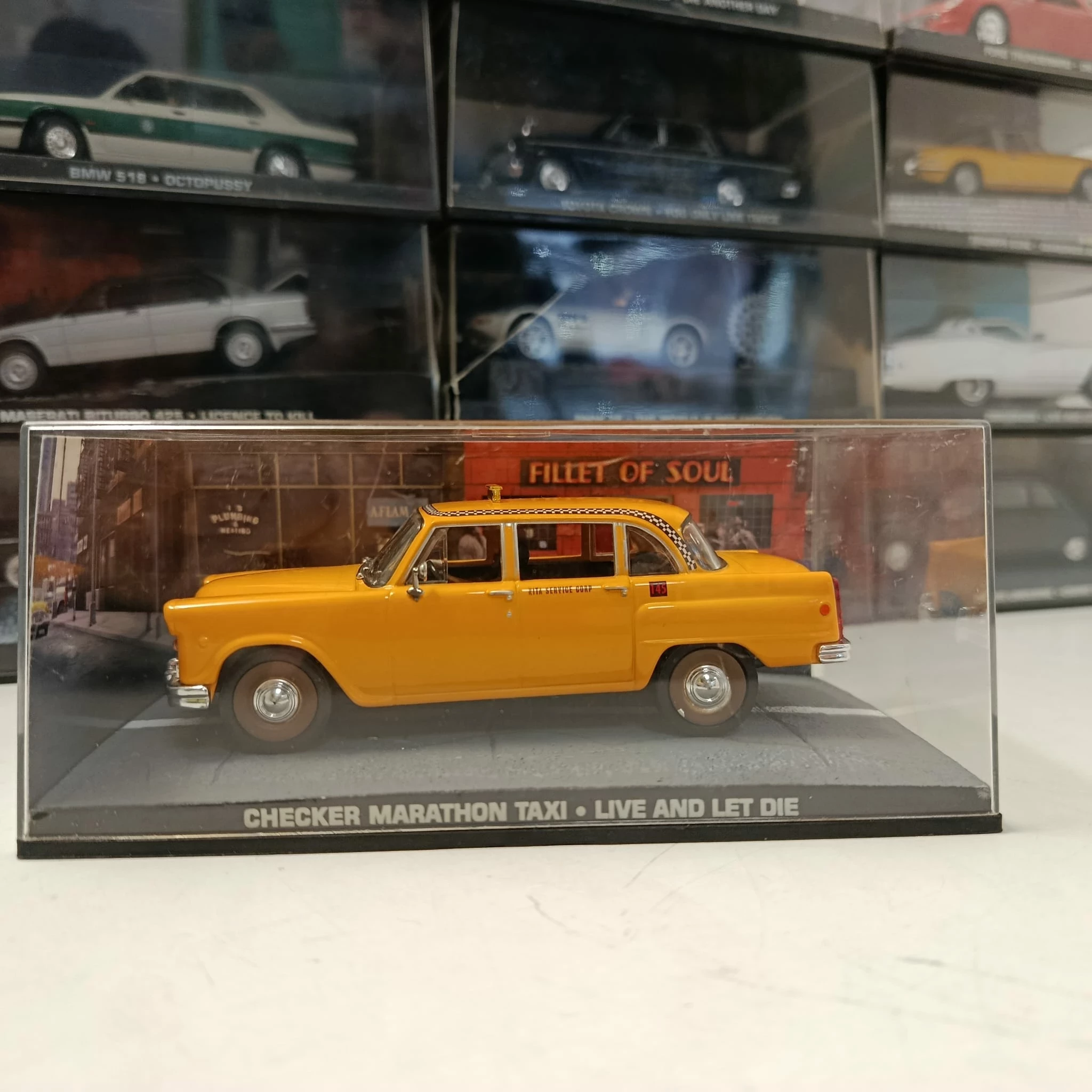 143-james-bond-checker-marathon-taxi-live-and-let-die-stary-rynek-10-grodzisk-wlkp