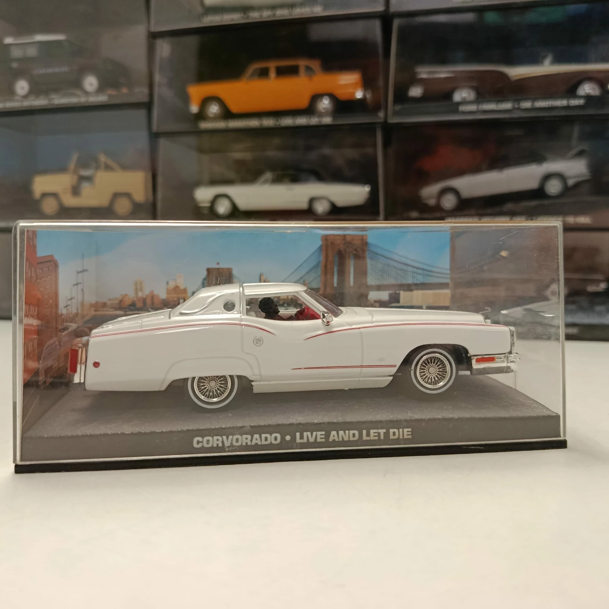 143-james-bond-corvorado-live-and-let-die-stary-rynek-10-grodzisk-wlkp