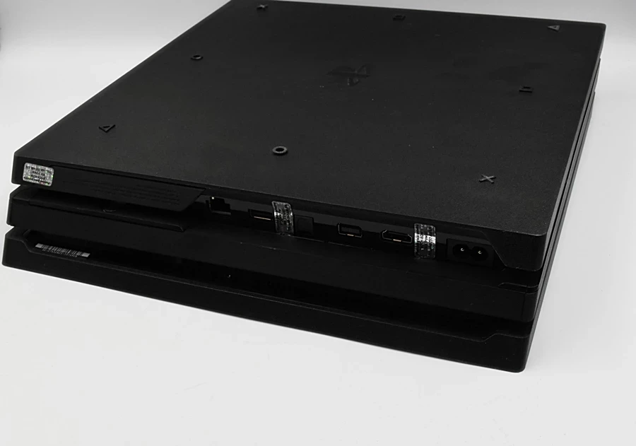 konsola-ps4-pro-1tb-liczba-kontrolerow-w-zestawie-205994-225550