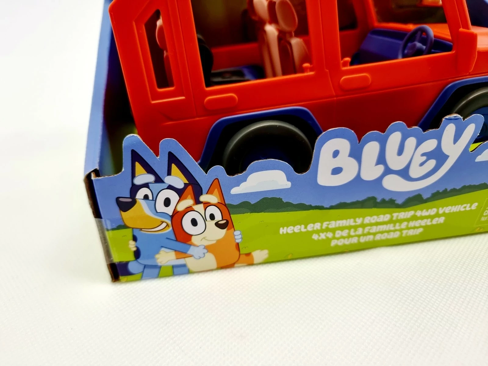 bluey-zestaw-samochod-4x4-figurka-chilli-17661-ean-gtin-630996176610