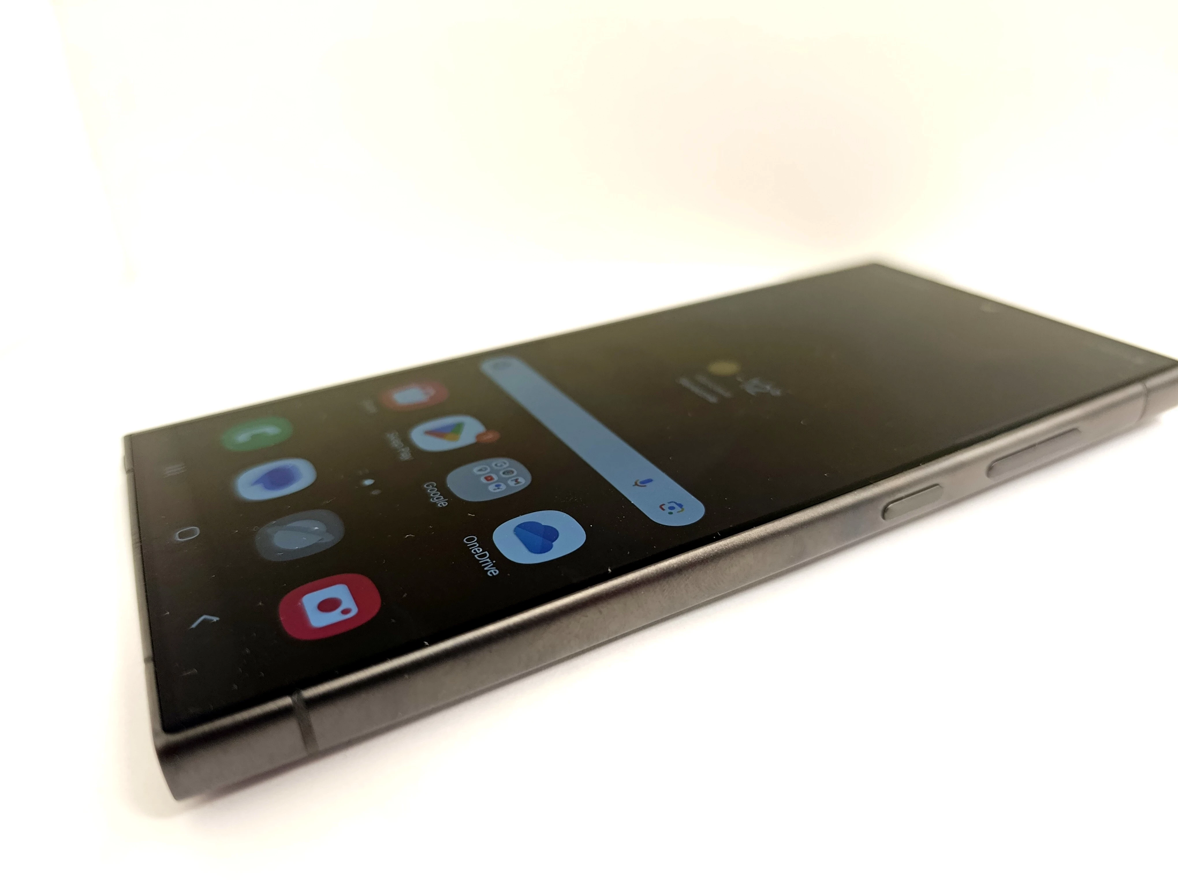 telefon-samsung-galaxy-s24-ultra-12256gb-czarny-przekatna-ekranu-680